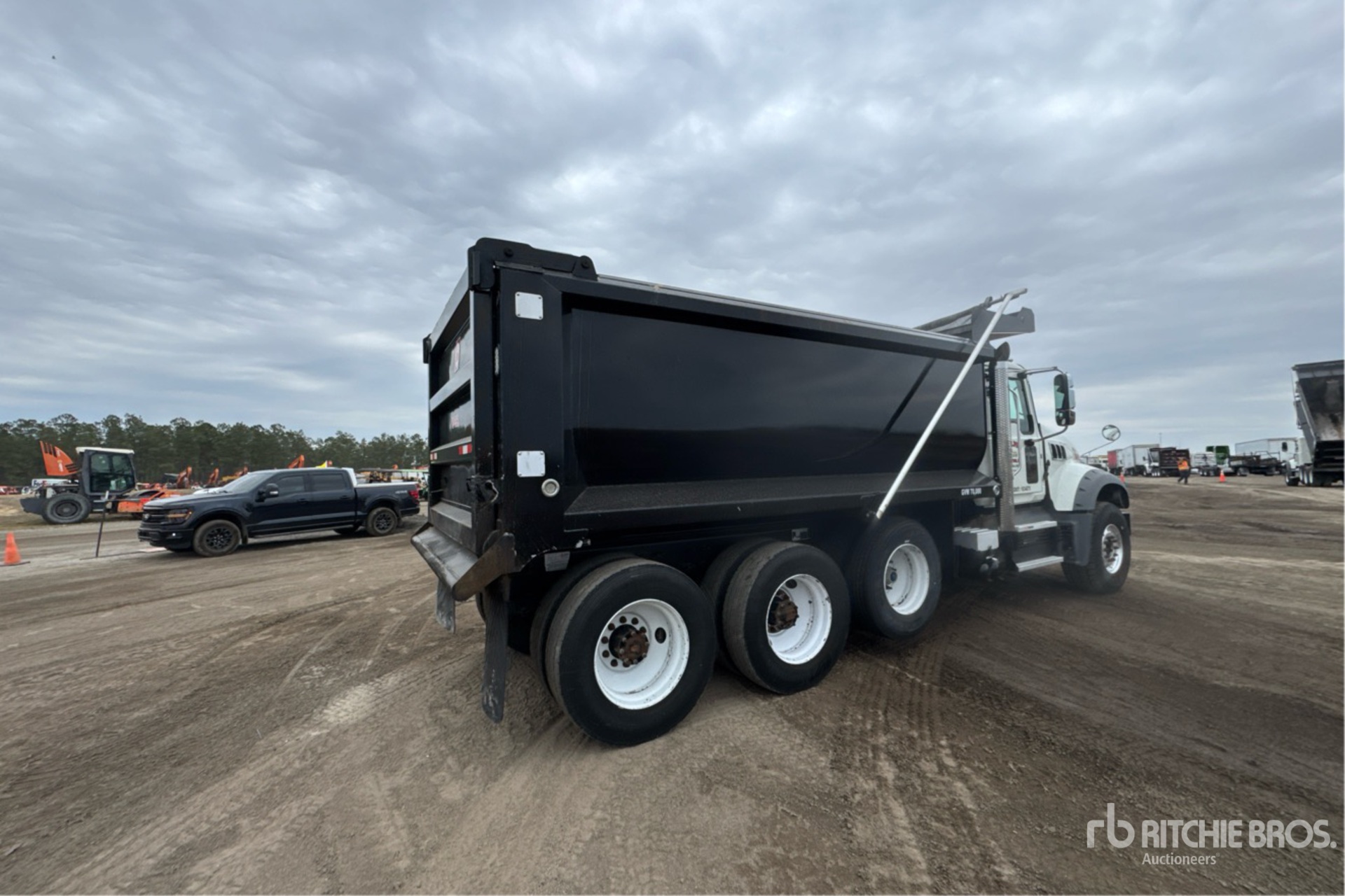 General Appearance with Imagen: esquina trasera derecha