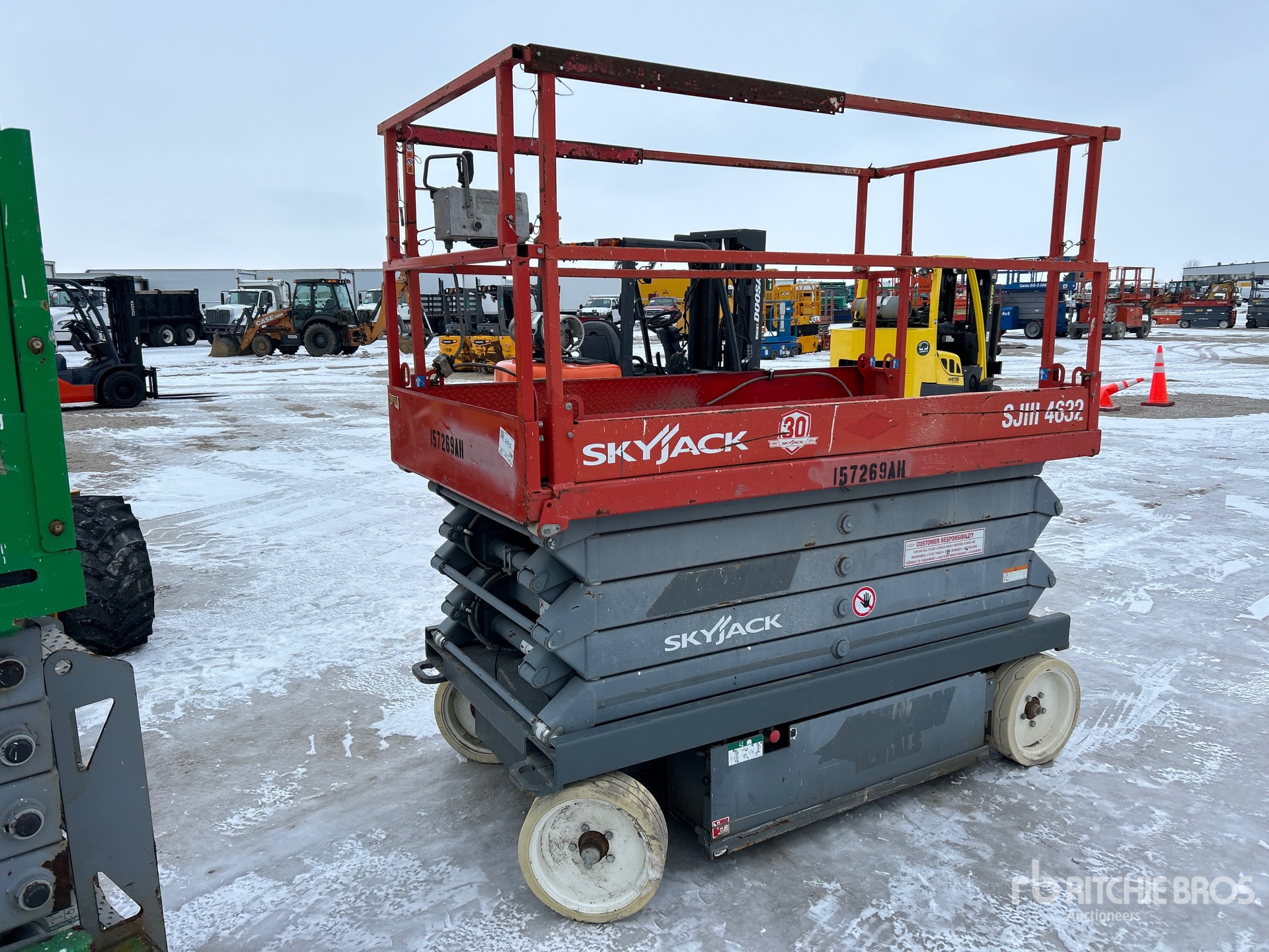 General Appearance with Picture, Left Front Corner