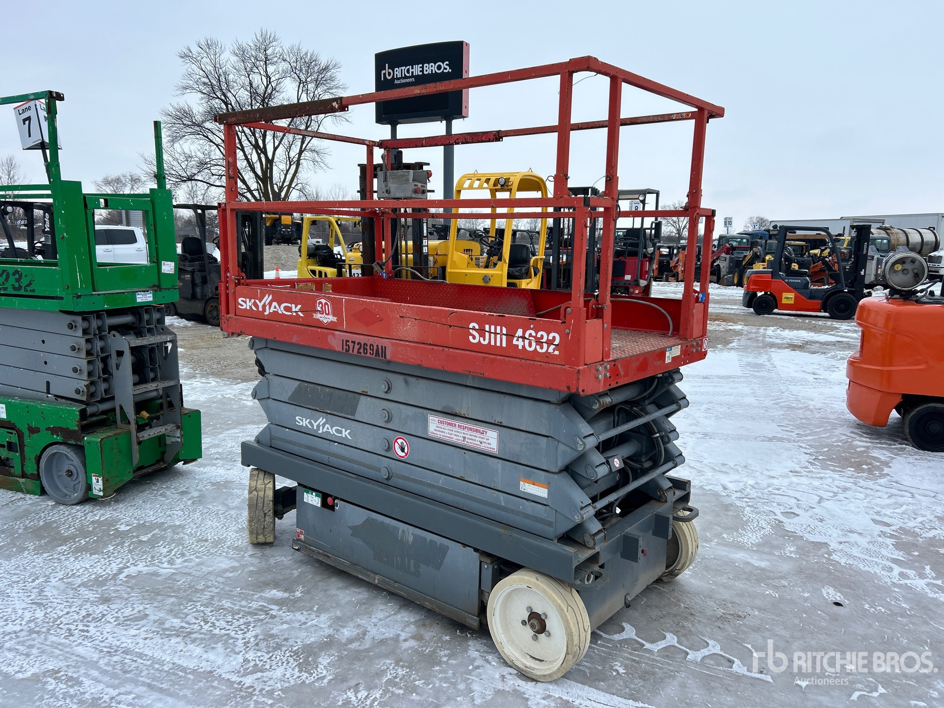 General Appearance with Picture, Left Rear Corner