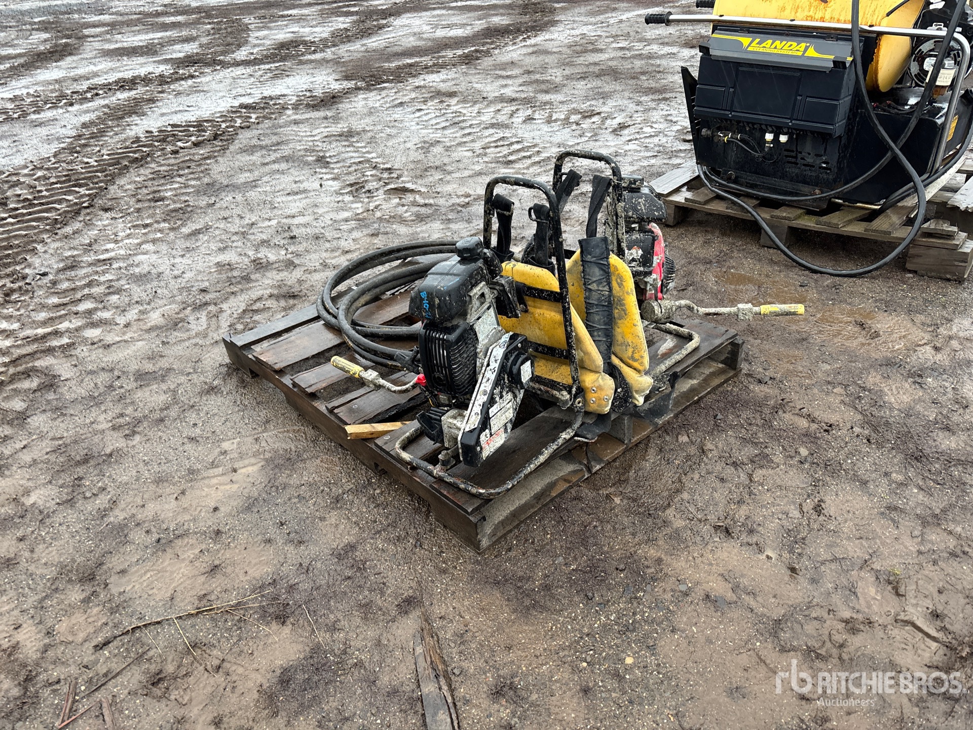 Aspect général with Image, coin avant droit