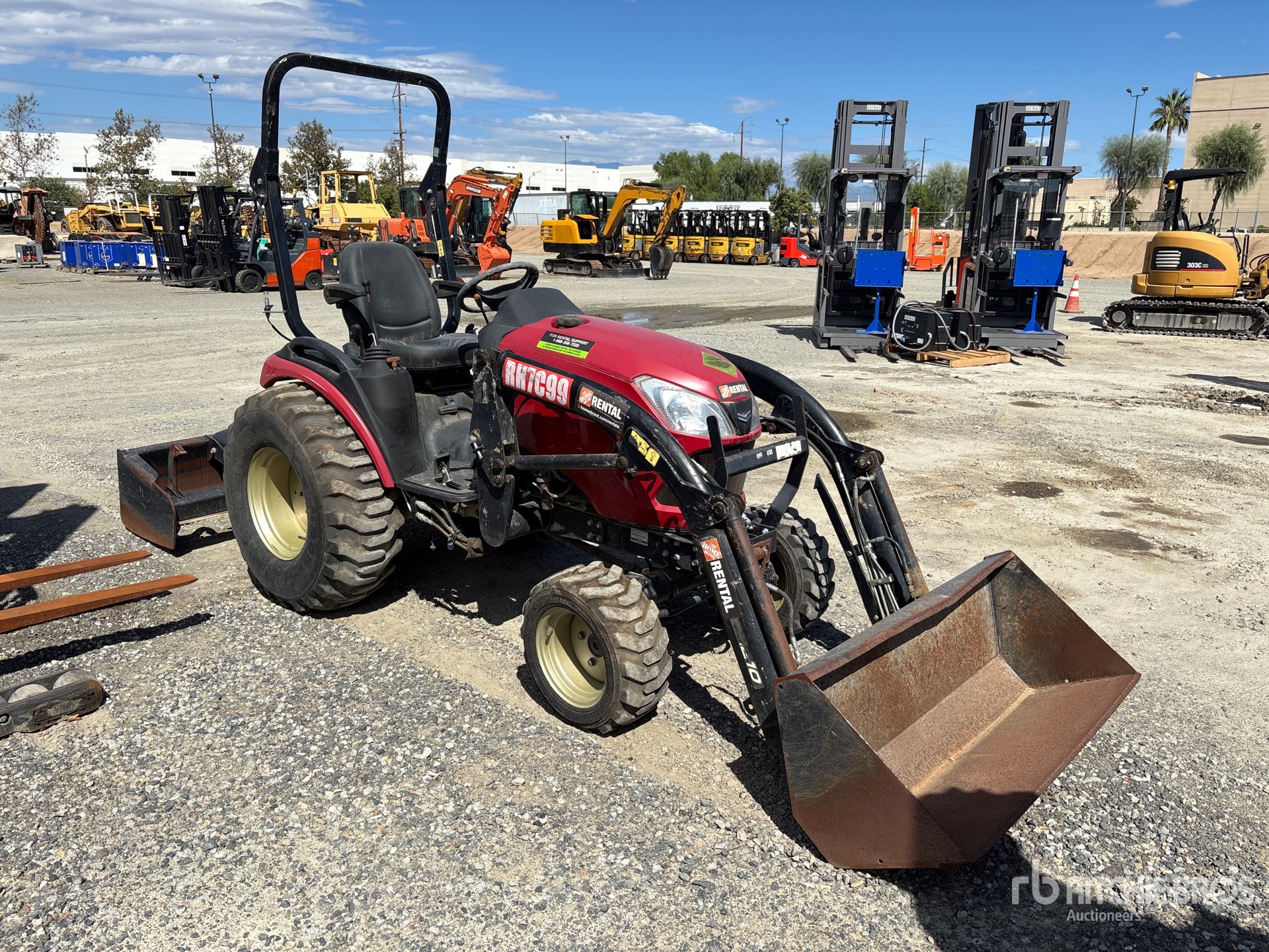 General Appearance with Picture, Right Front Corner