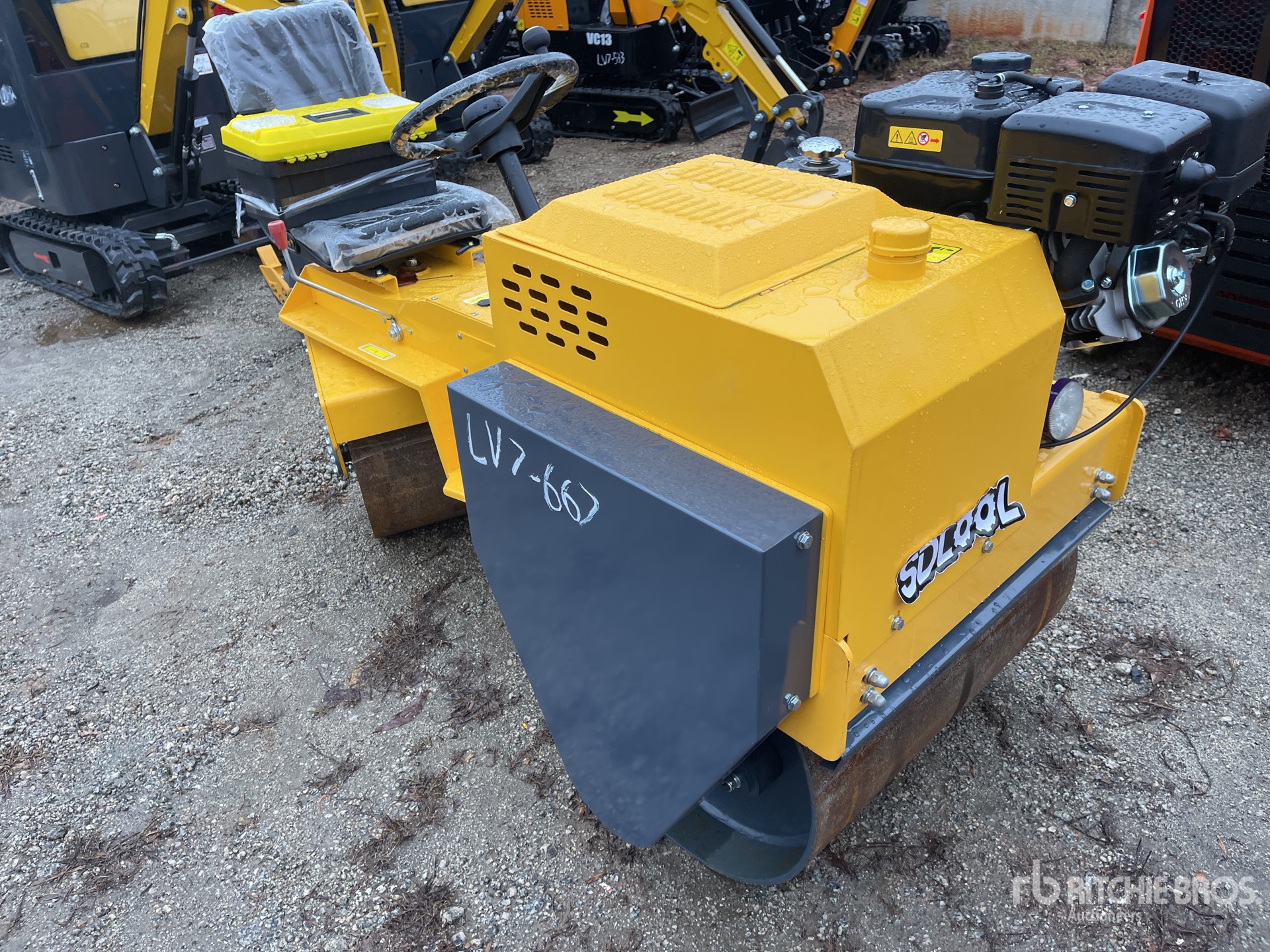 General Appearance with Picture, Right Front Corner