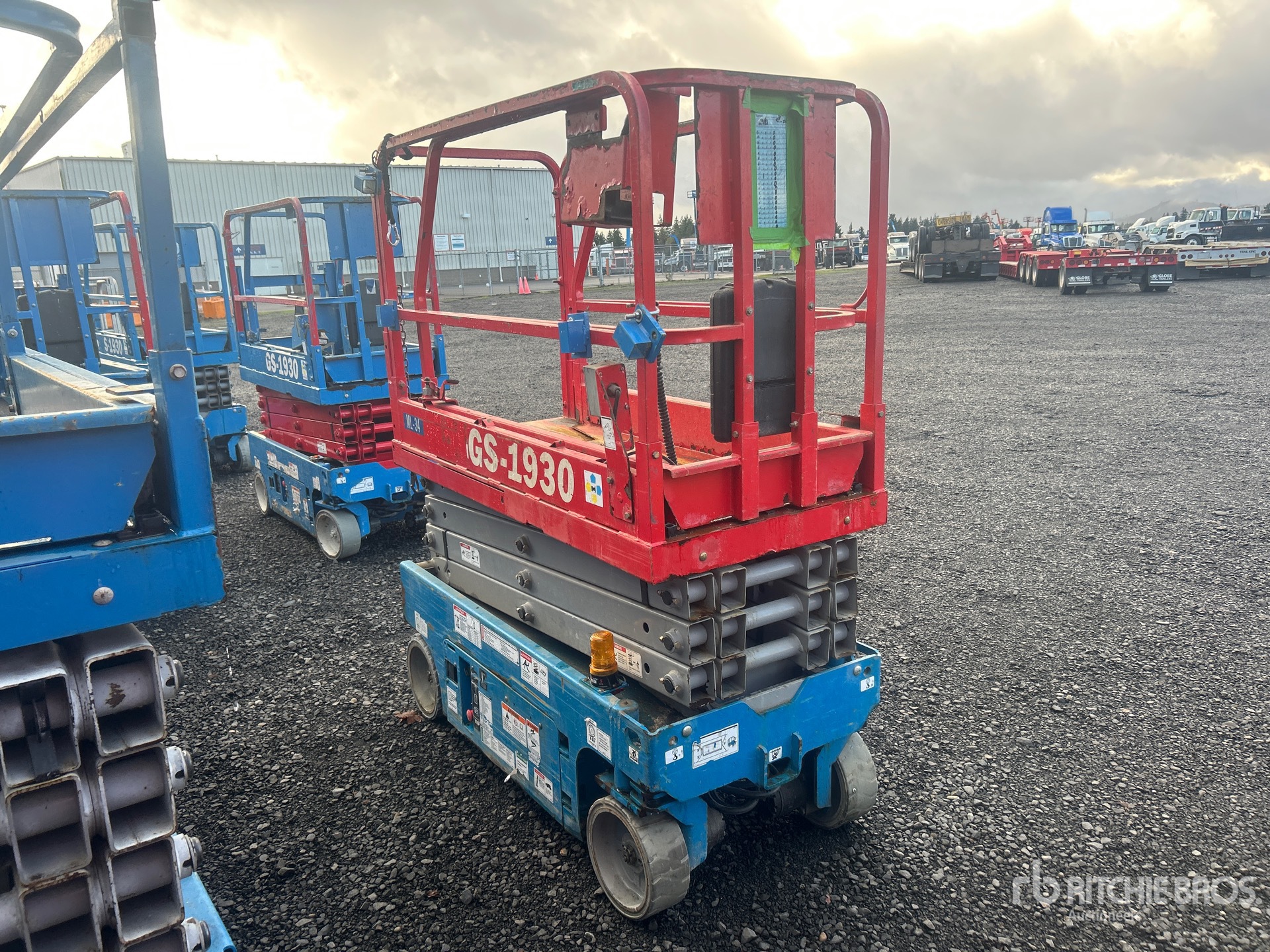 General Appearance with Picture, Right Front Corner