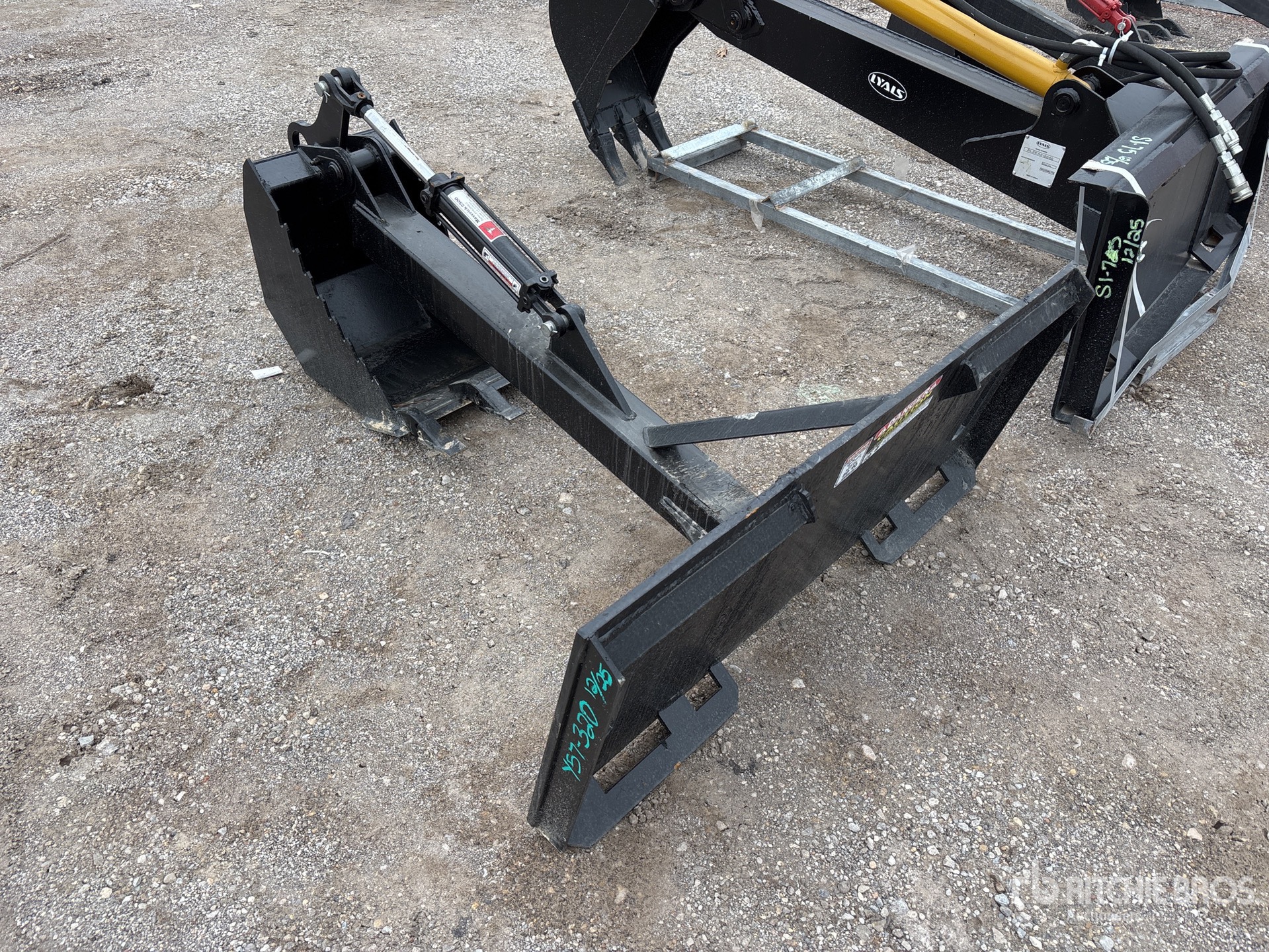 General Appearance with Imagen: esquina trasera izquierda