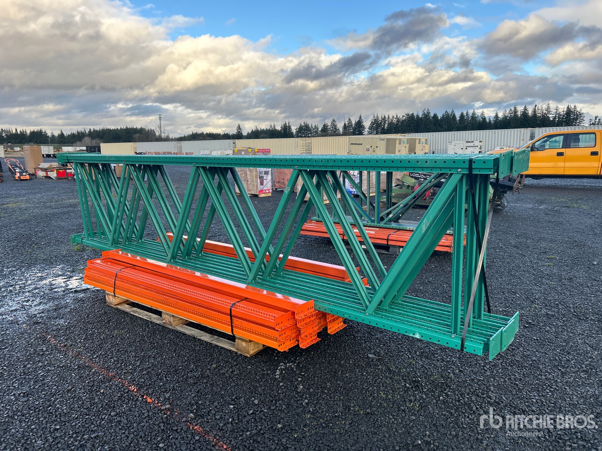 Aspect général with Image, coin arrière droit