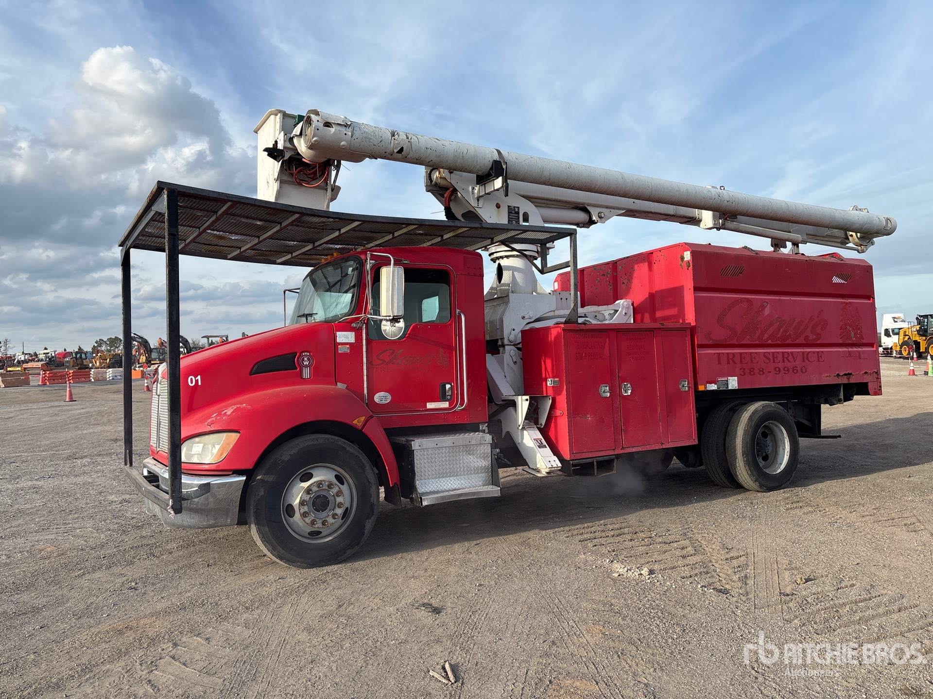 General Appearance with Bild, Ecke vorne links