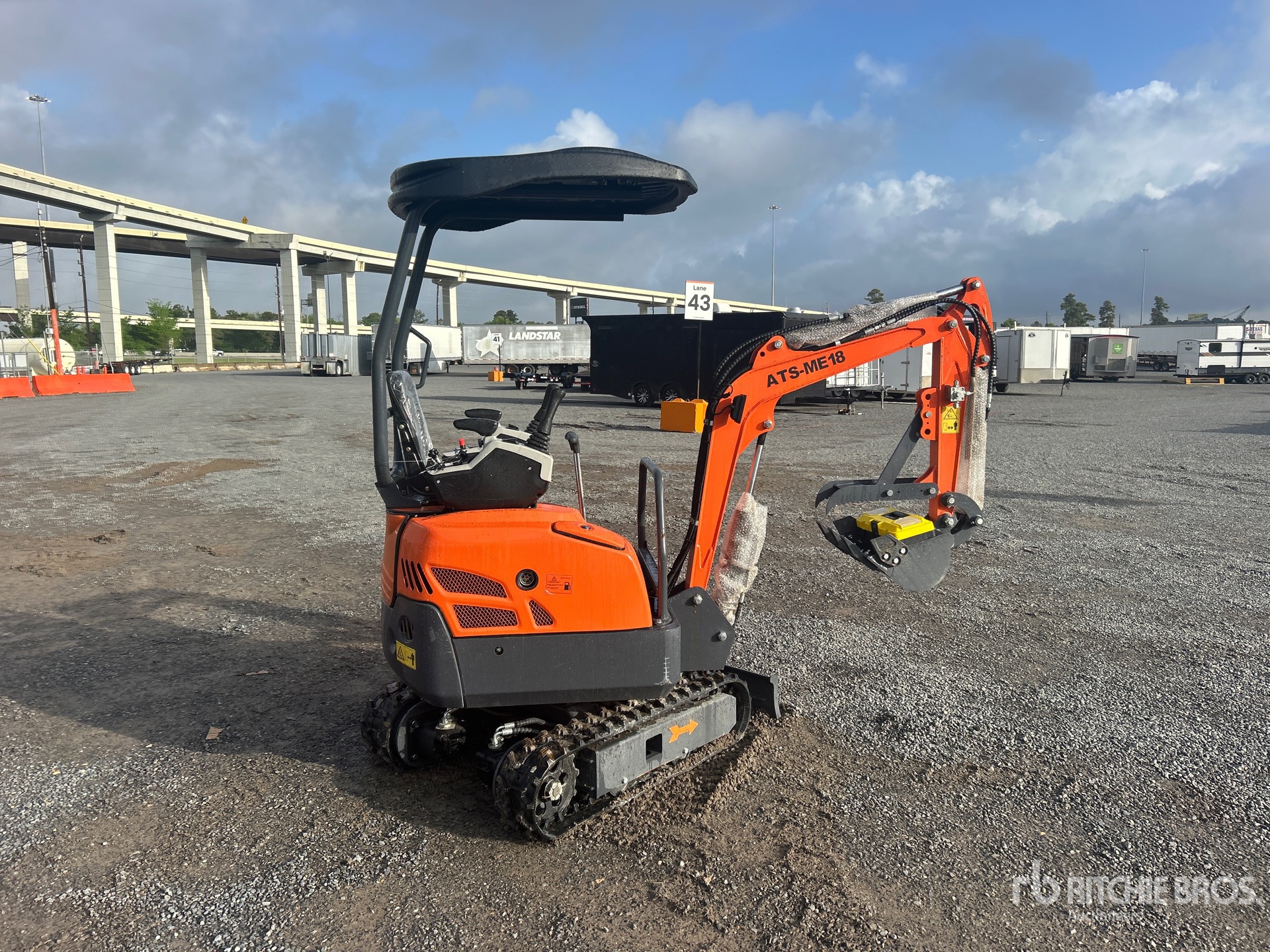 General Appearance with Picture, Right Rear Corner