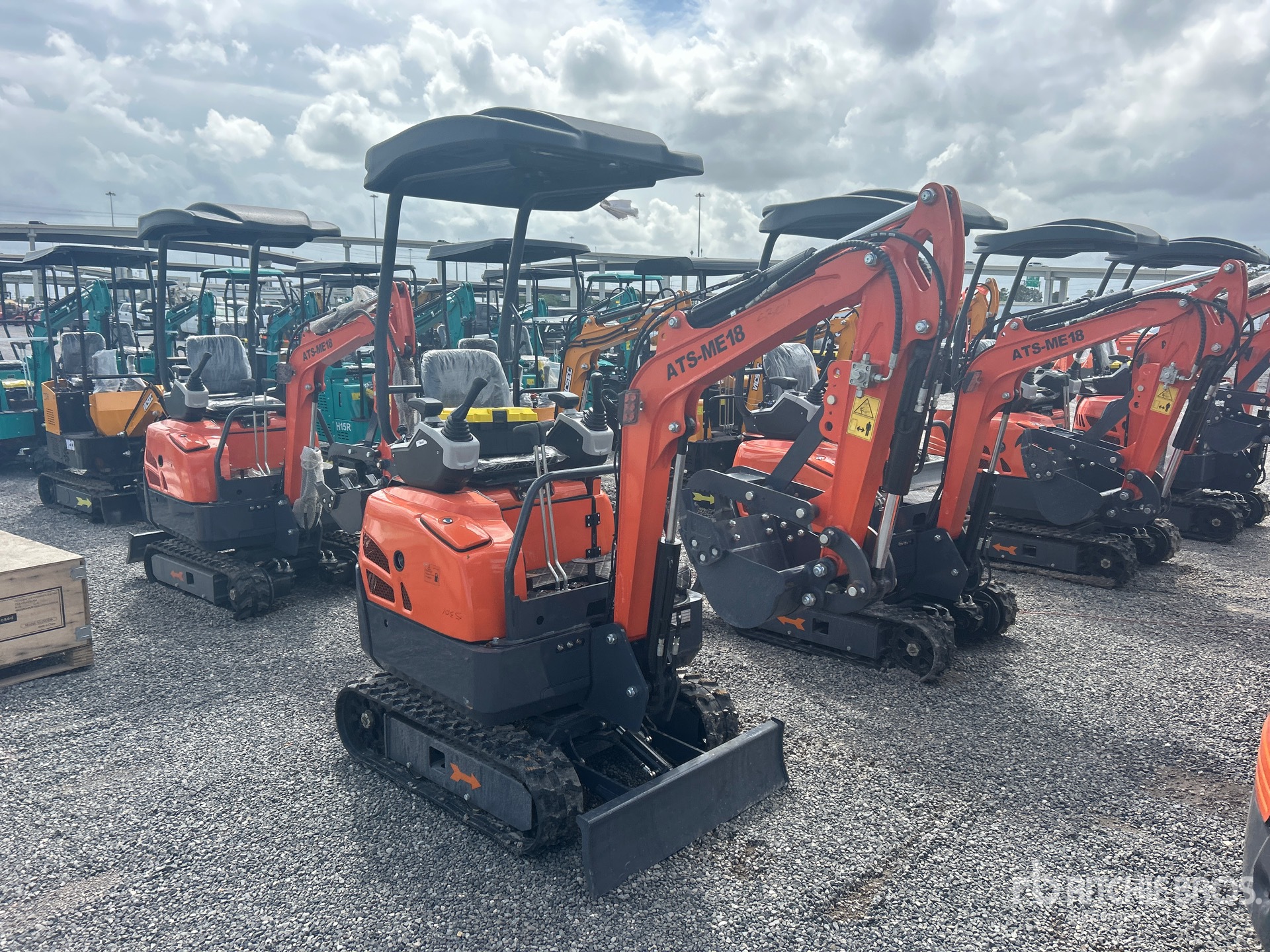 General Appearance with Picture, Right Front Corner