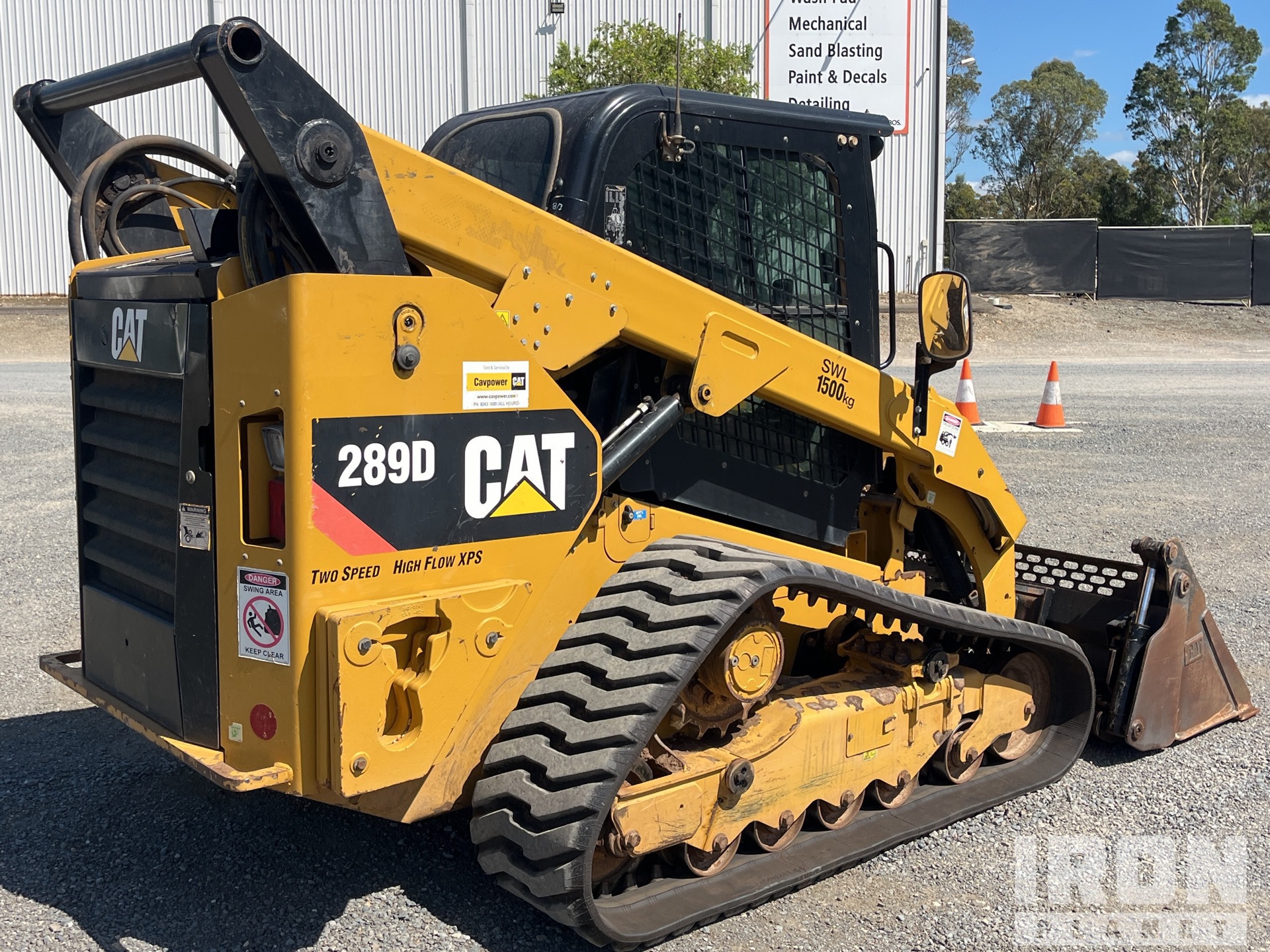 General Appearance with Picture, Right Rear Corner