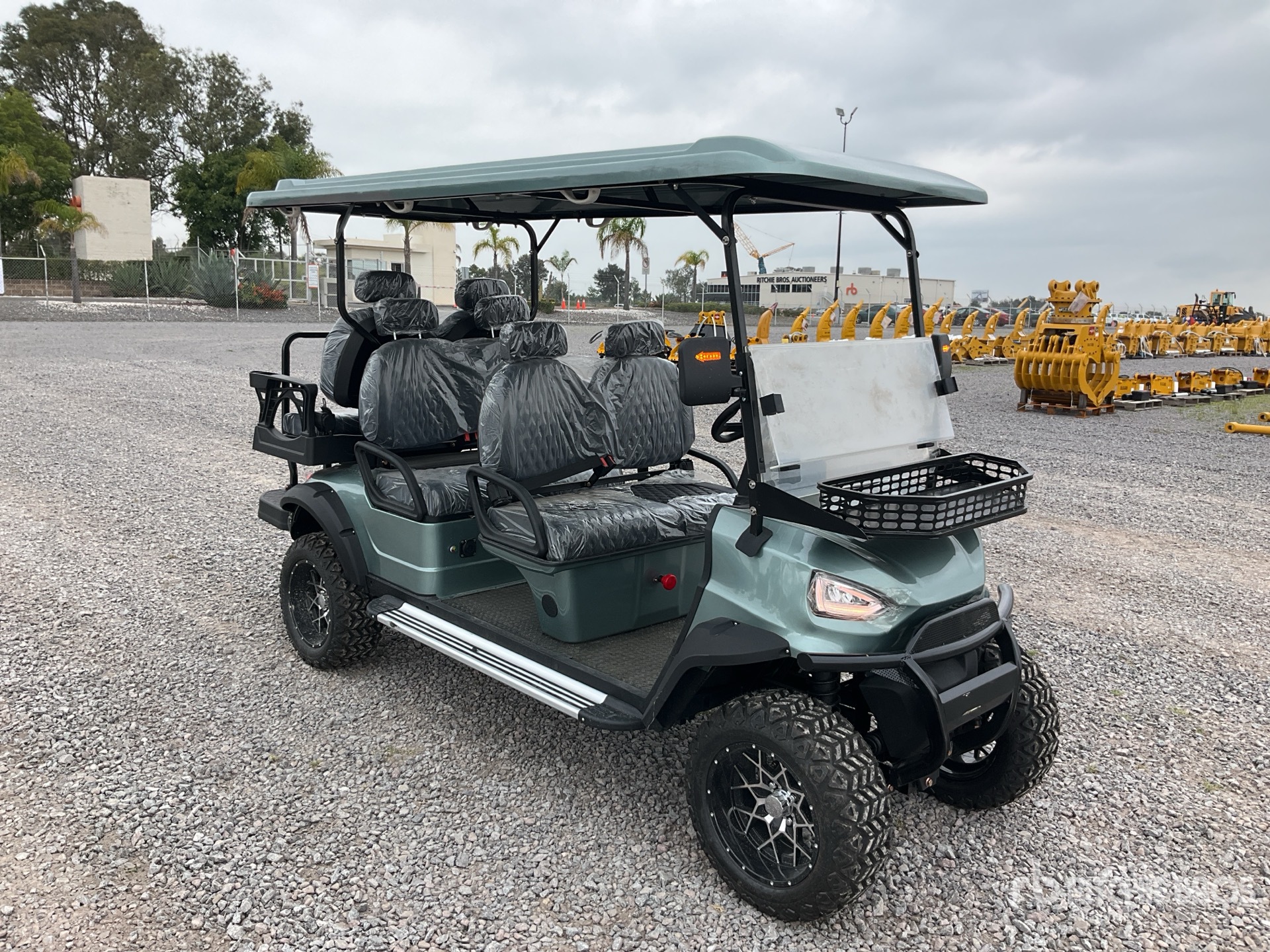 General Appearance with Picture, Right Front Corner