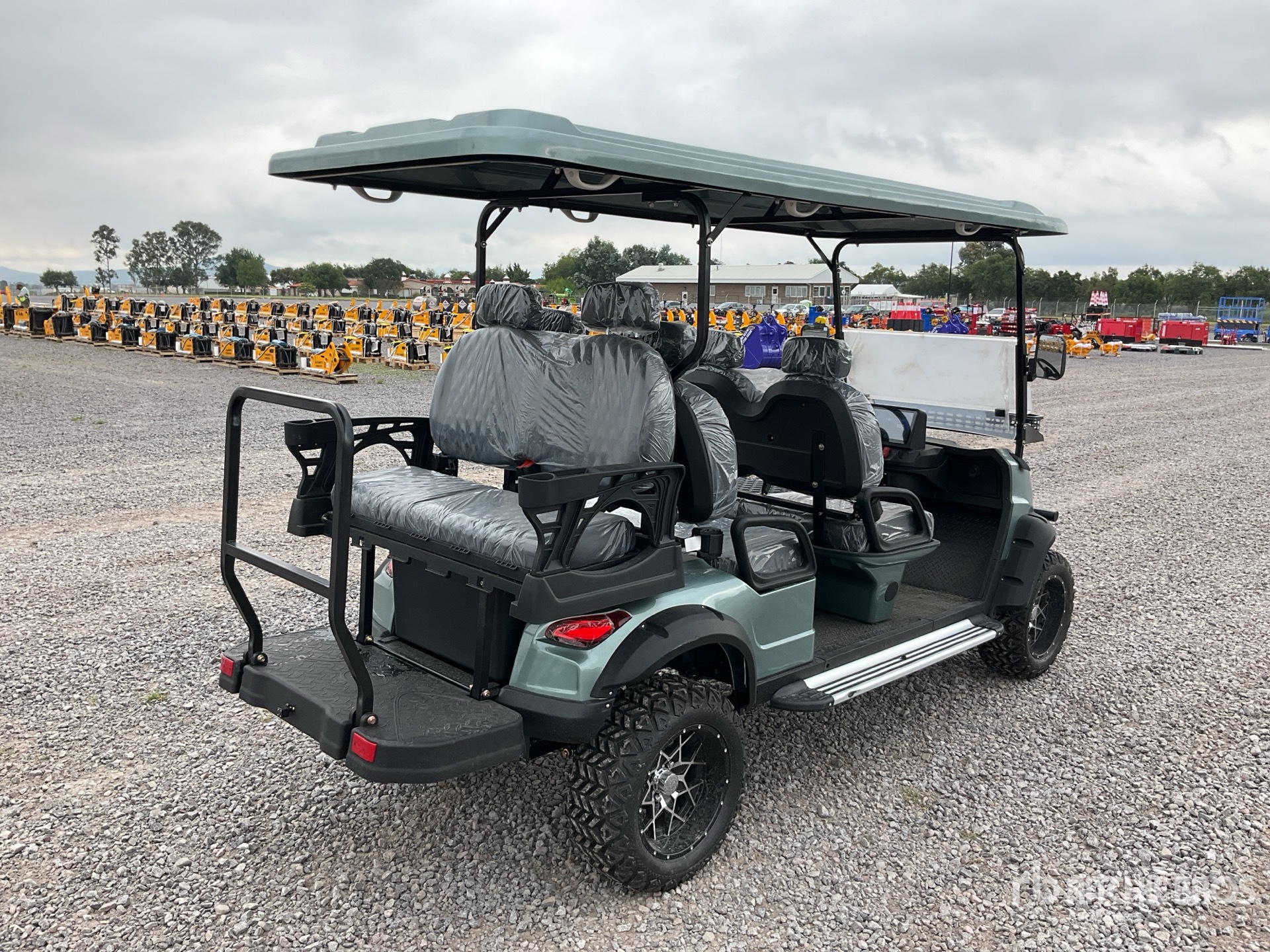 General Appearance with Picture, Right Rear Corner