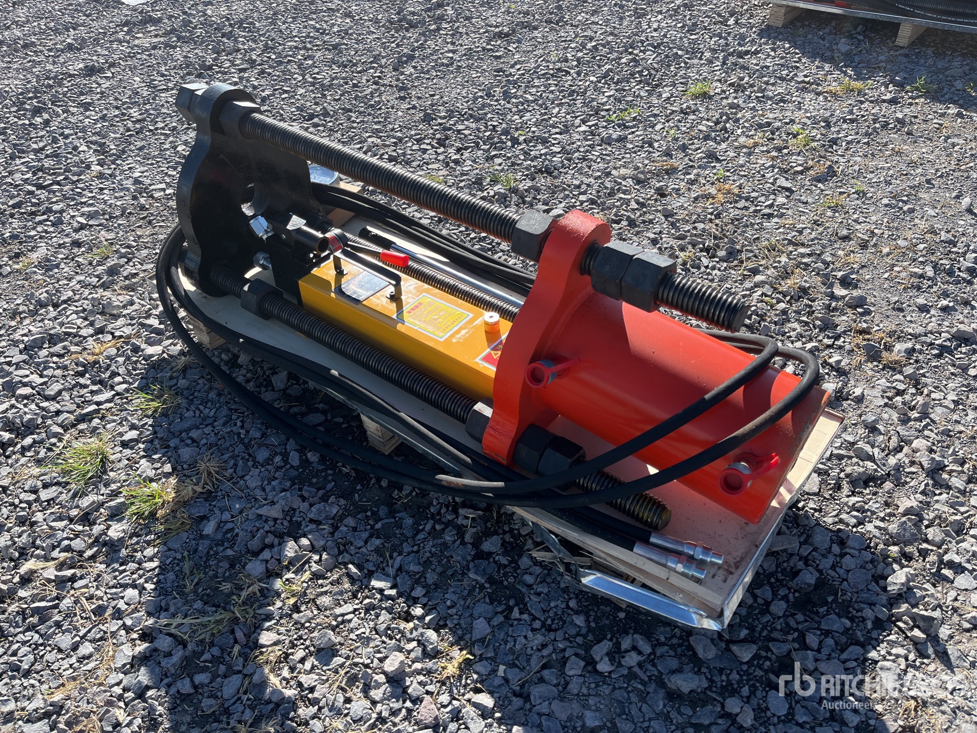 General Appearance with Bild, Ecke hinten links