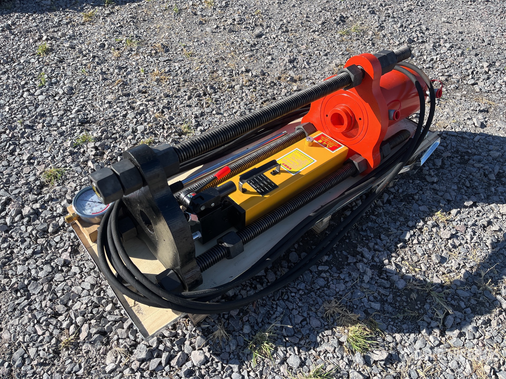 General Appearance with Bild, Ecke vorne links