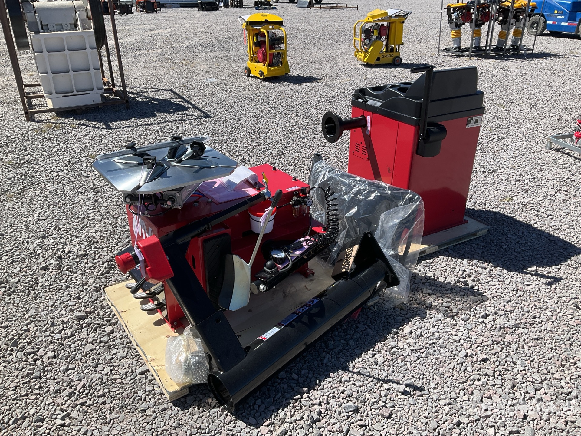 General Appearance with Bild, Ecke hinten rechts