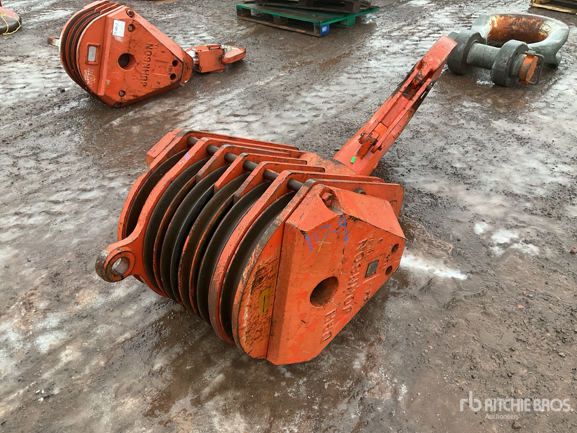 General Appearance with Bild, Ecke vorne links