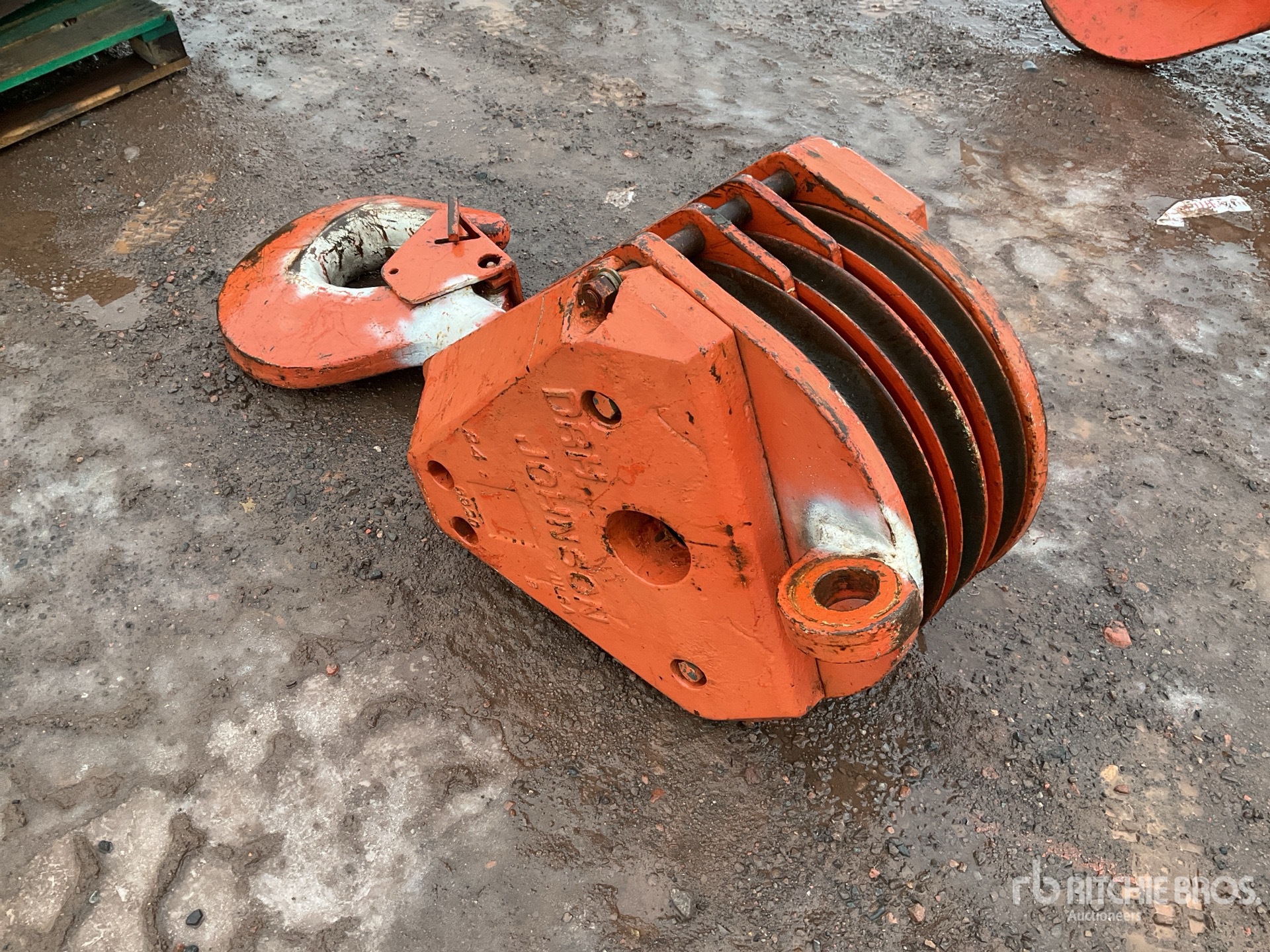 General Appearance with Bild, Ecke vorne rechts