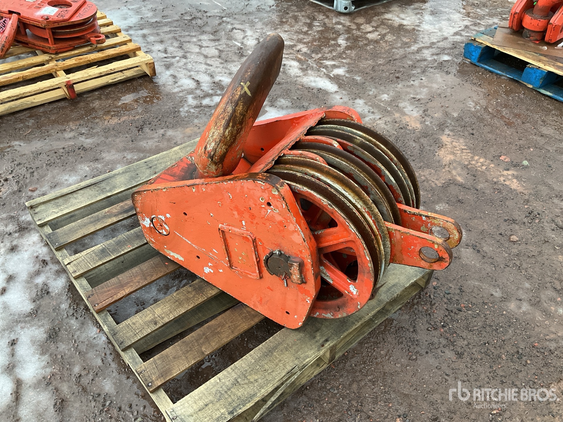 General Appearance with Bild, Ecke hinten links