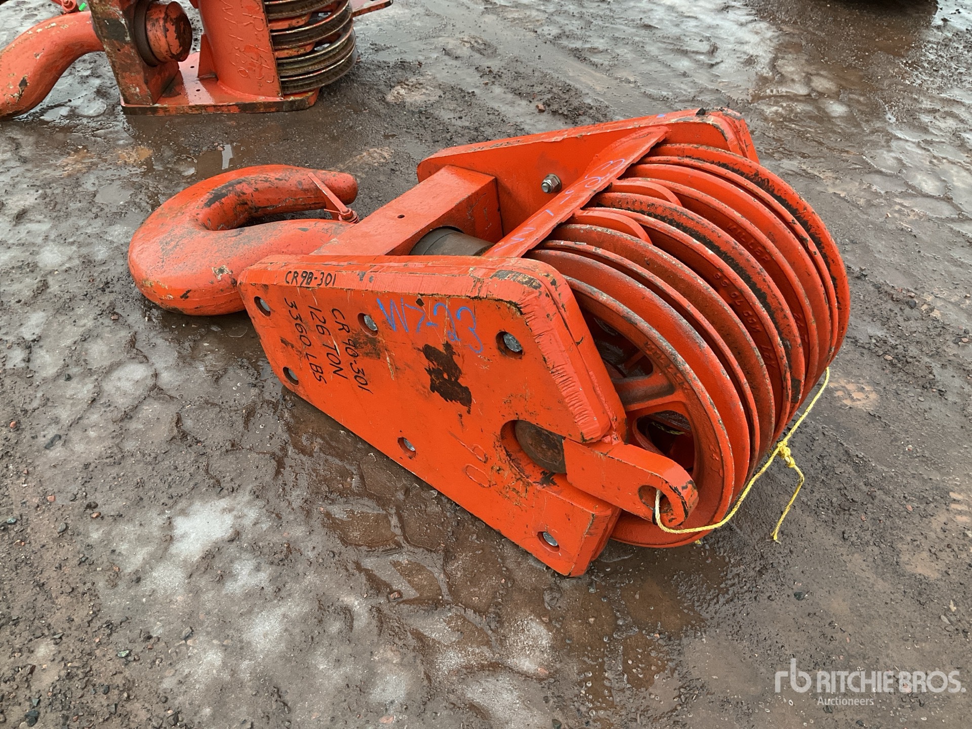 General Appearance with Bild, Ecke vorne rechts