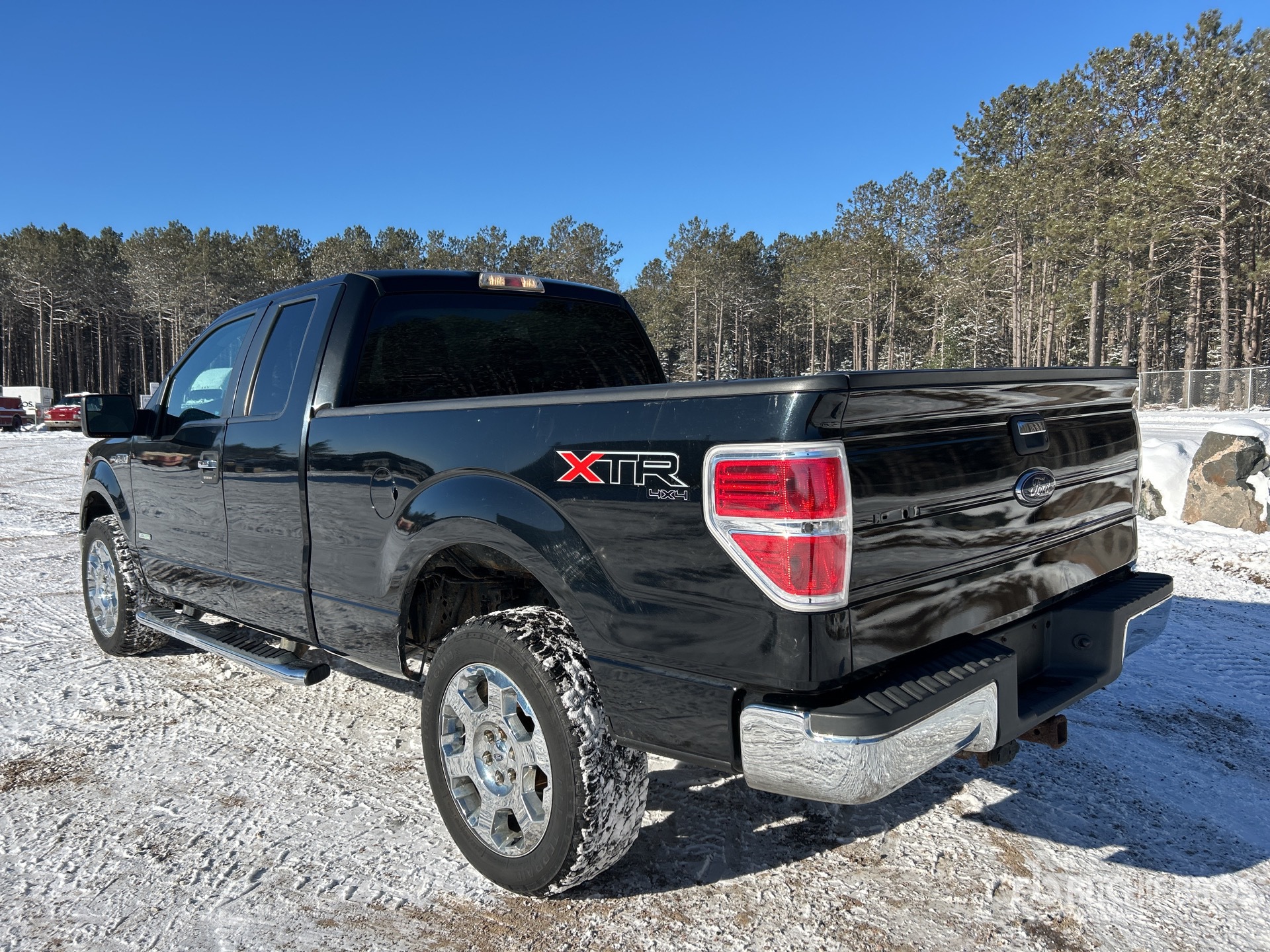 General Appearance with Picture, Left Rear Corner