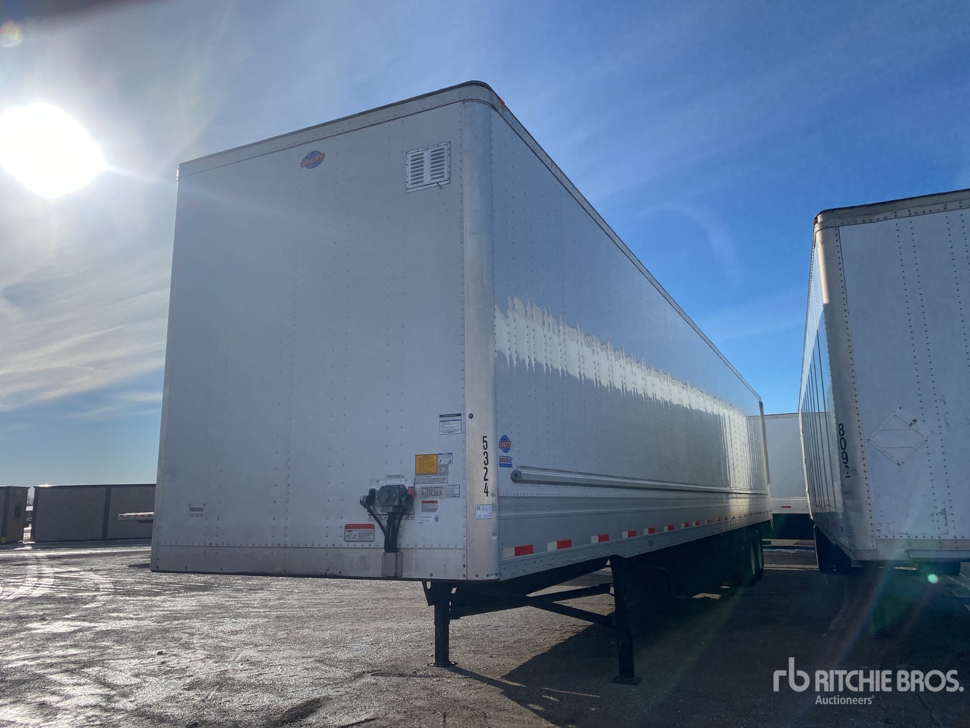 General Appearance with Bild, Ecke vorne links