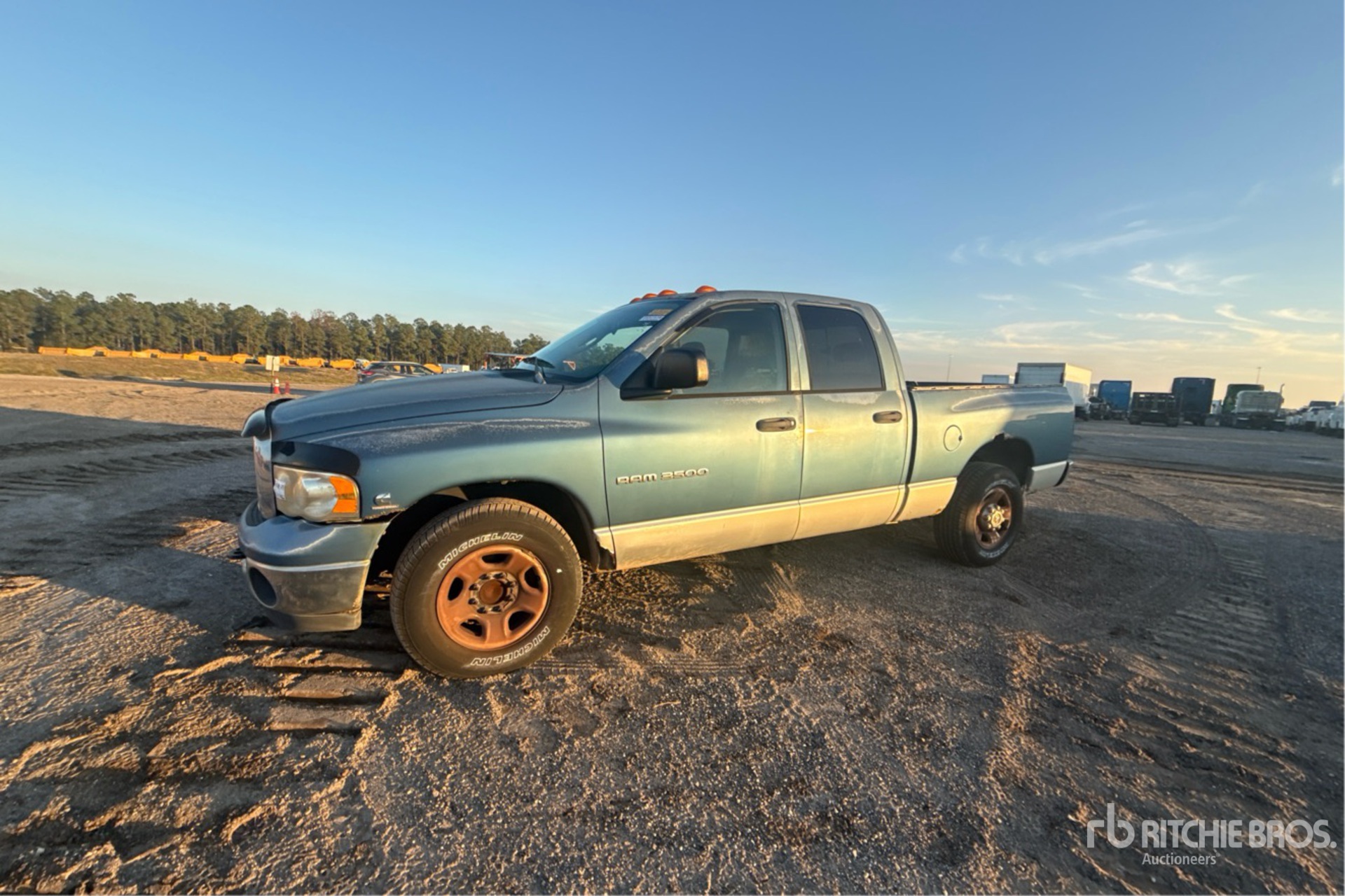 General Appearance with Imagen: esquina delantera izquierda