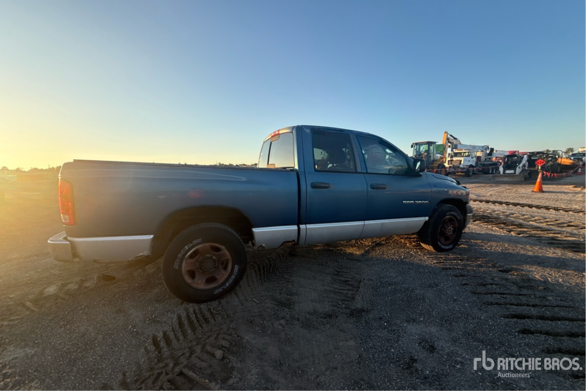 General Appearance with Imagen: esquina trasera derecha