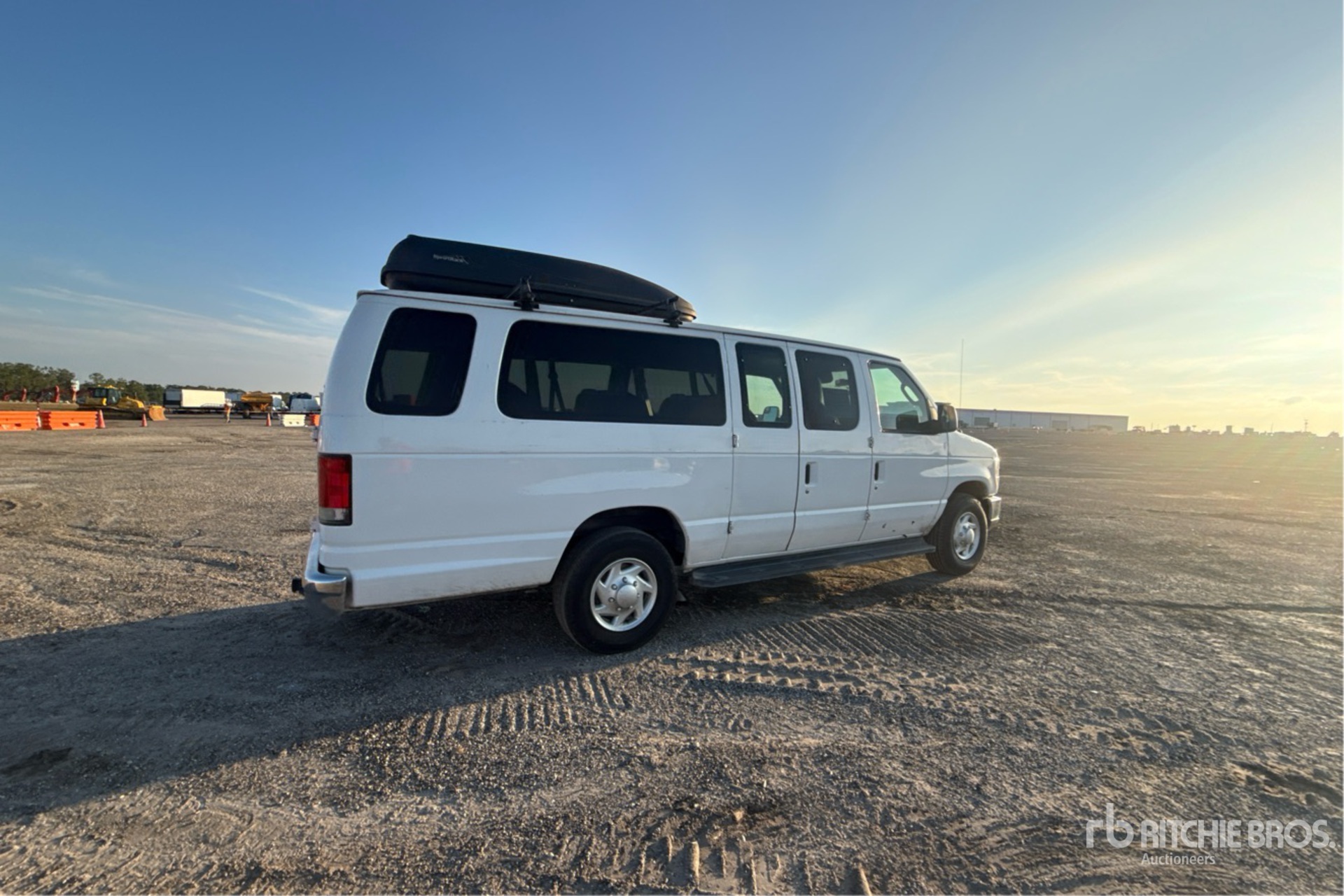 General Appearance with Imagen: esquina trasera derecha