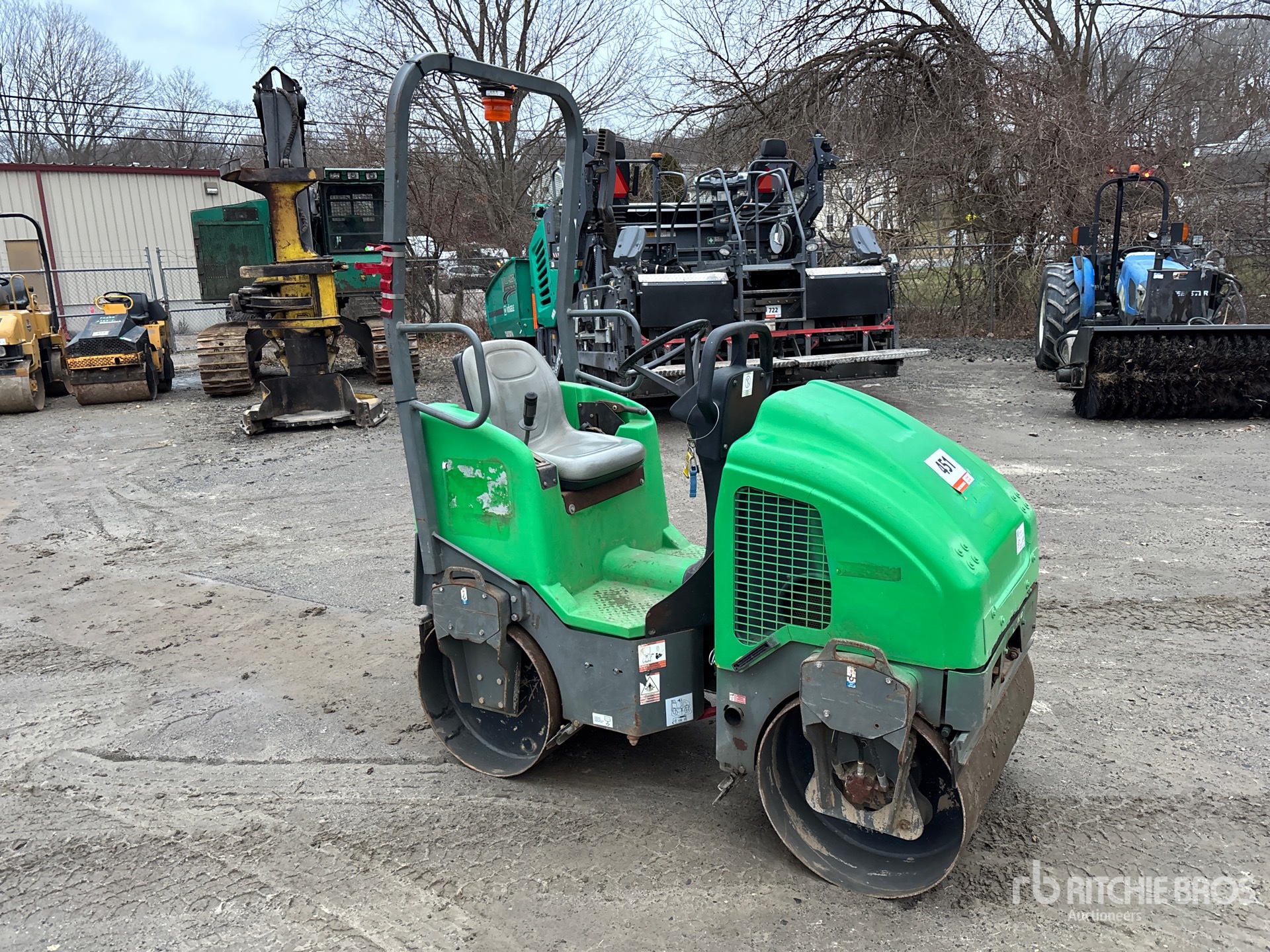 General Appearance with Picture, Right Front Corner