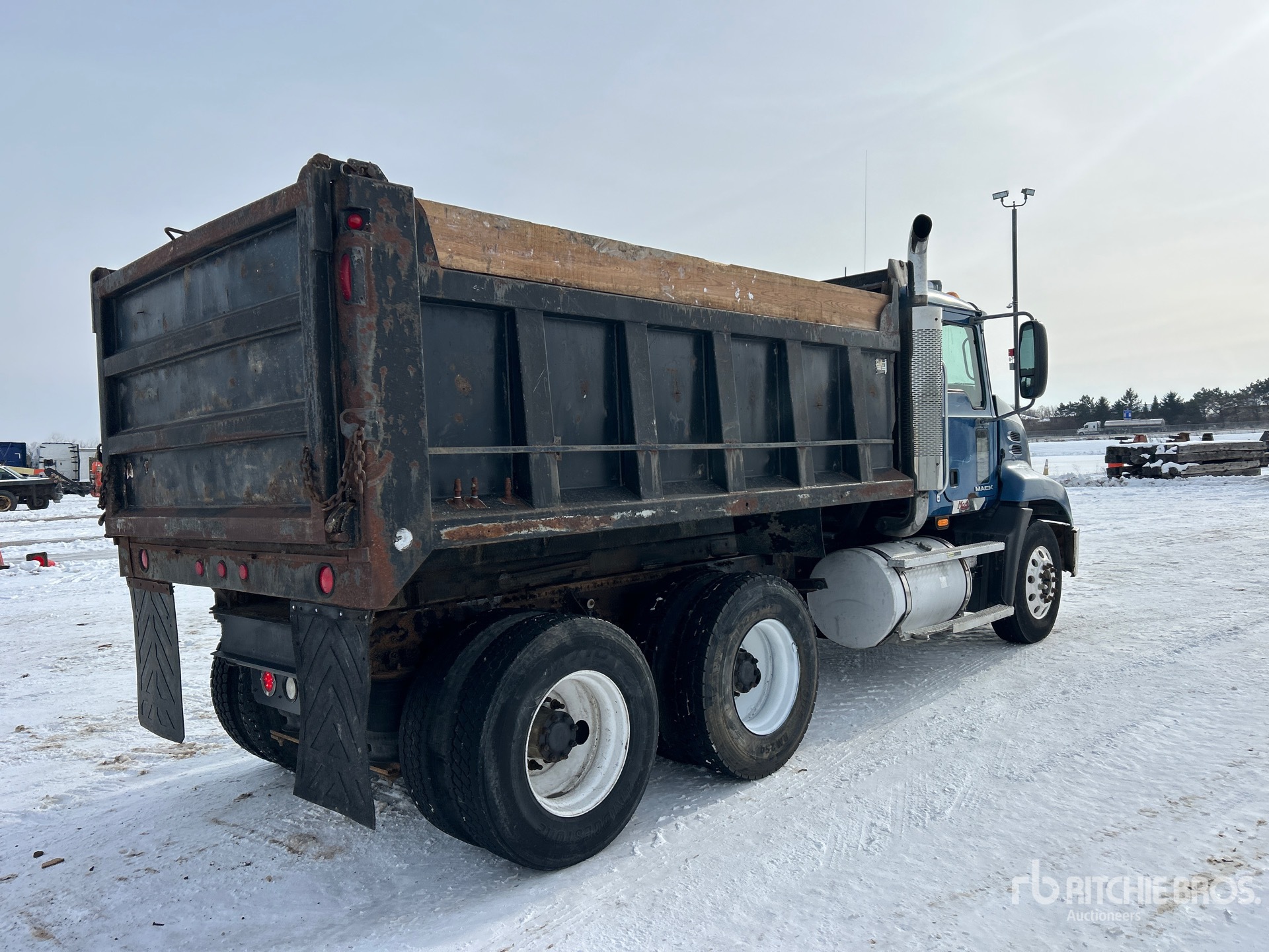 General Appearance with Imagen: esquina trasera derecha