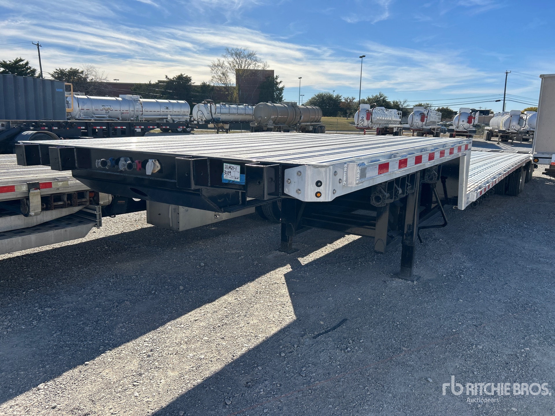 General Appearance with Image, coin avant gauche