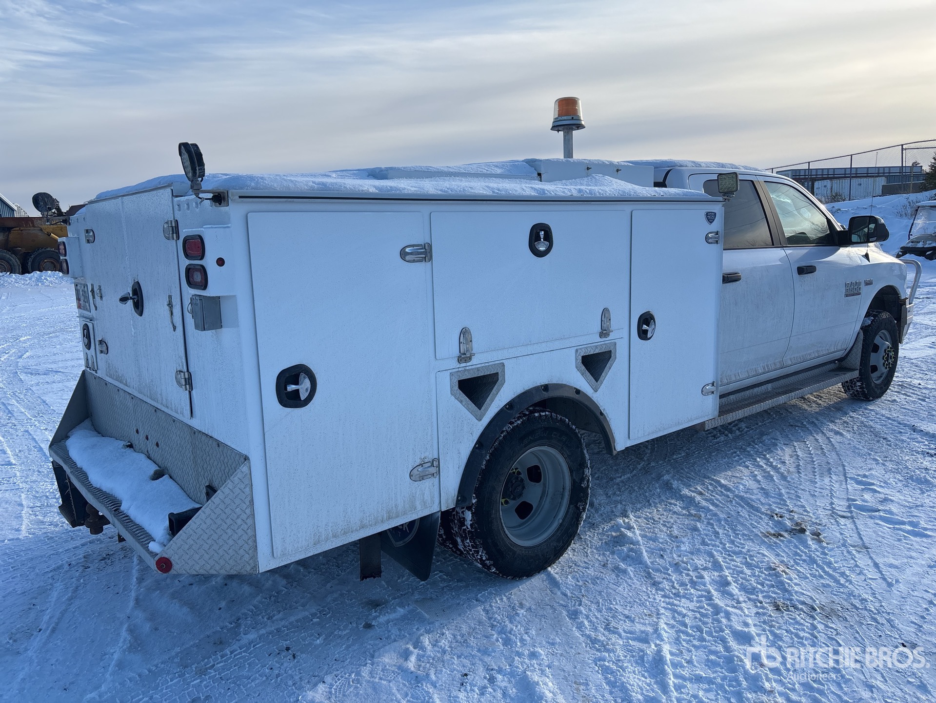 General Appearance with Foto, angolo anteriore sinistro