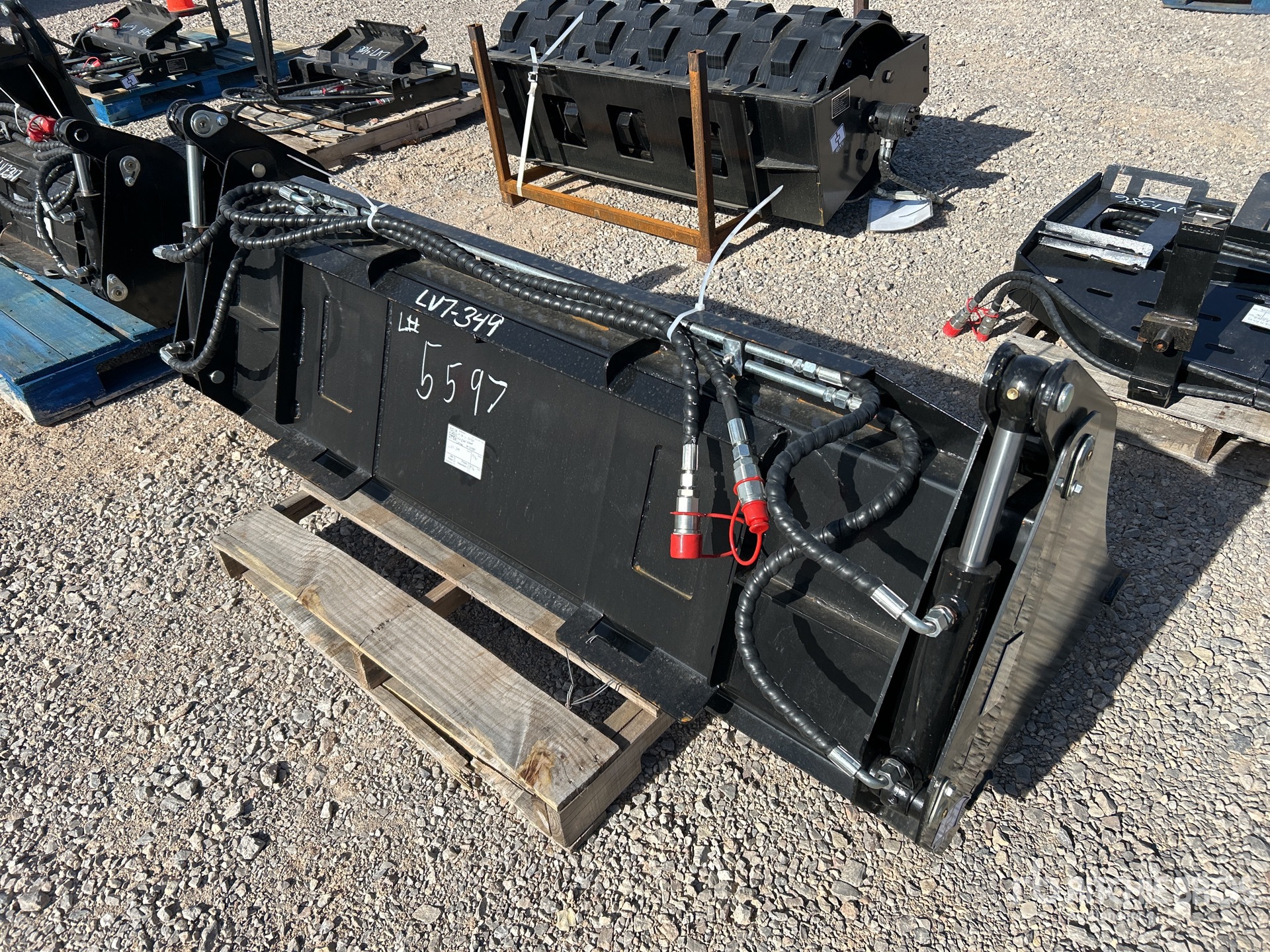 General Appearance with Picture, Right Rear Corner