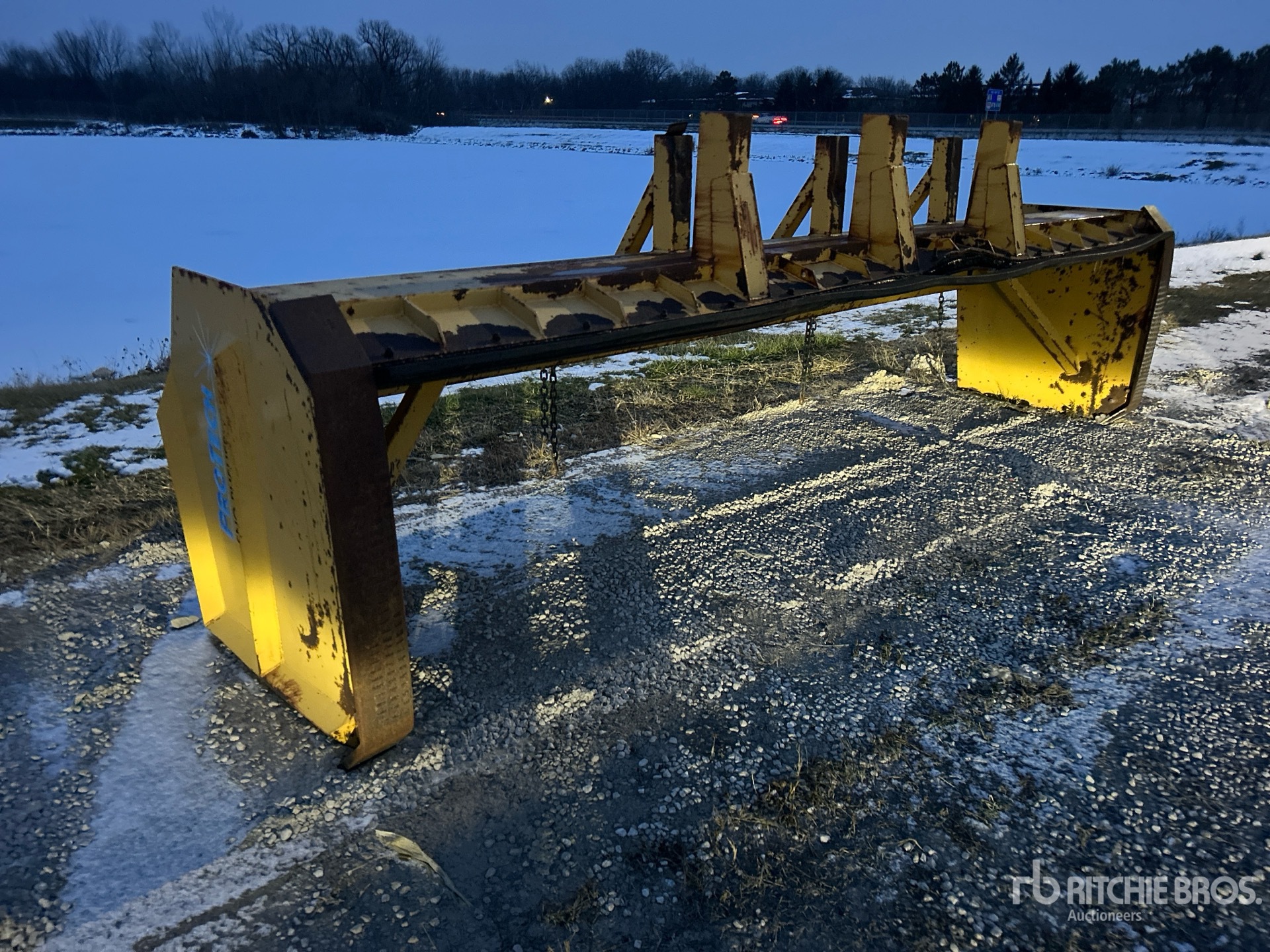 Aspect général with Image, coin avant droit