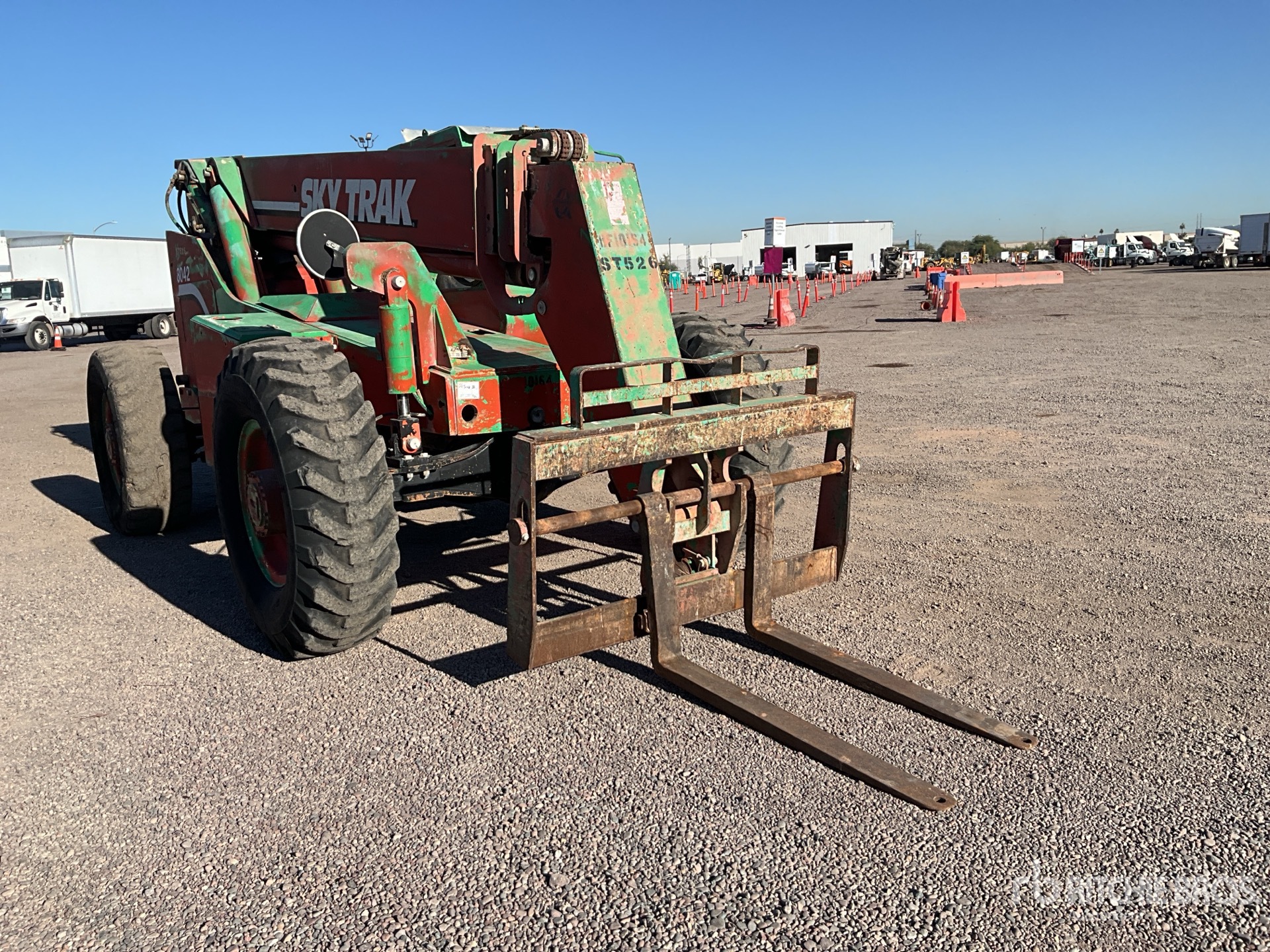 General Appearance with Picture, Right Front Corner