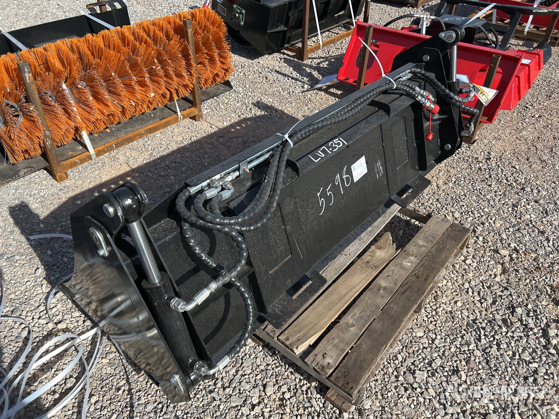 General Appearance with Picture, Left Rear Corner