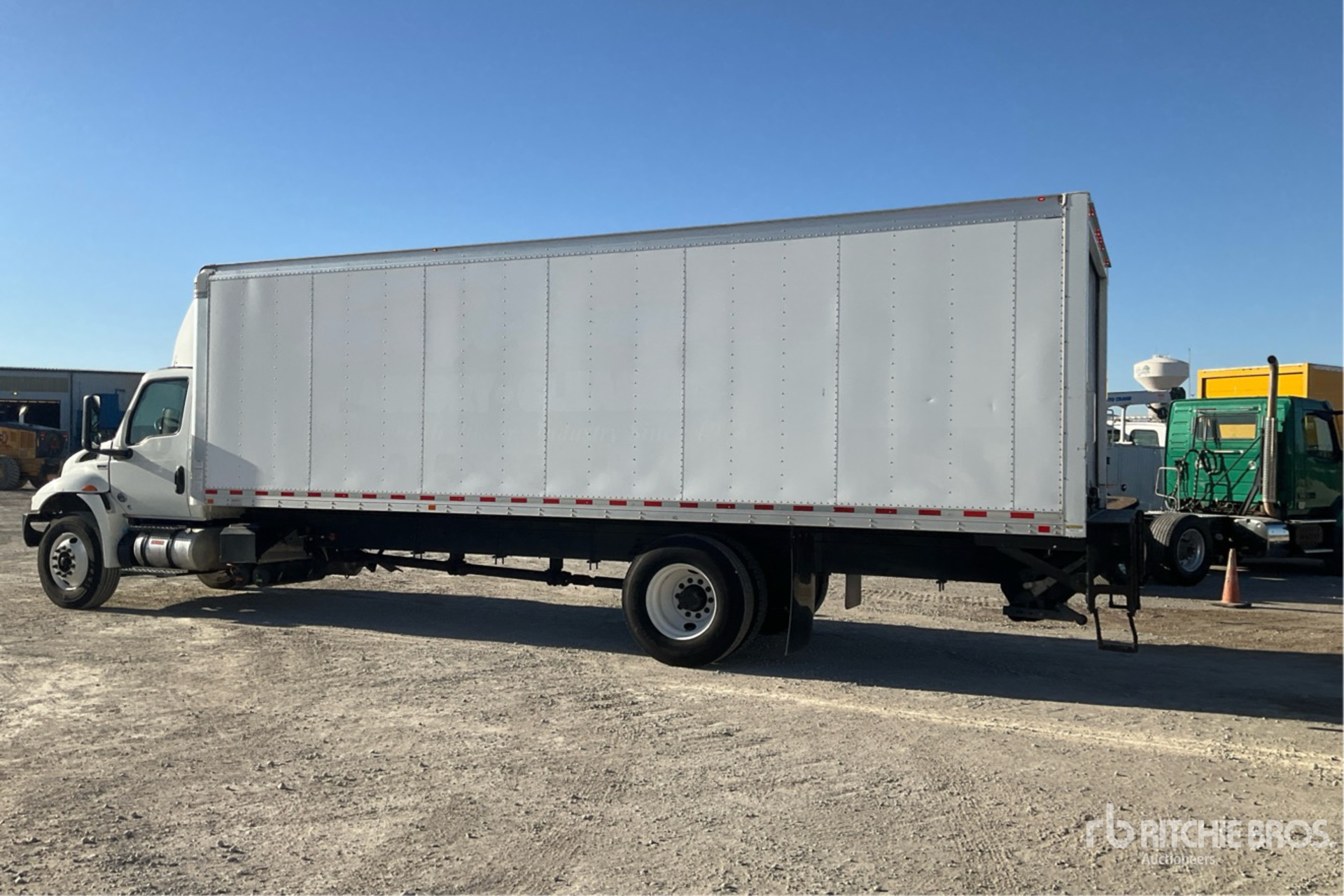 General Appearance with Imagen: esquina trasera izquierda