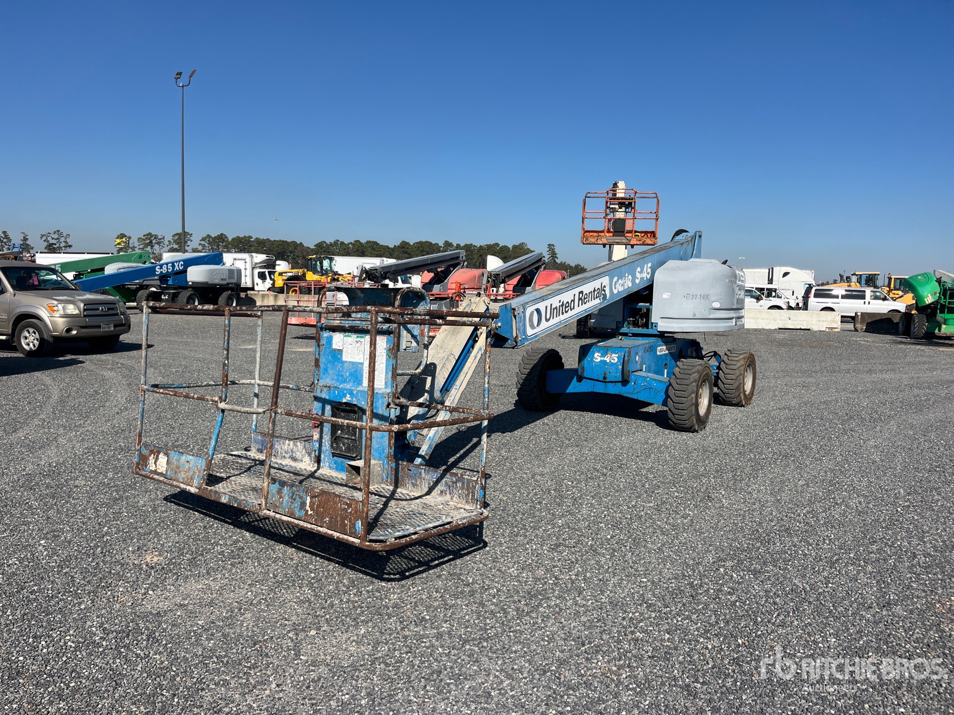 General Appearance with Picture, Left Front Corner