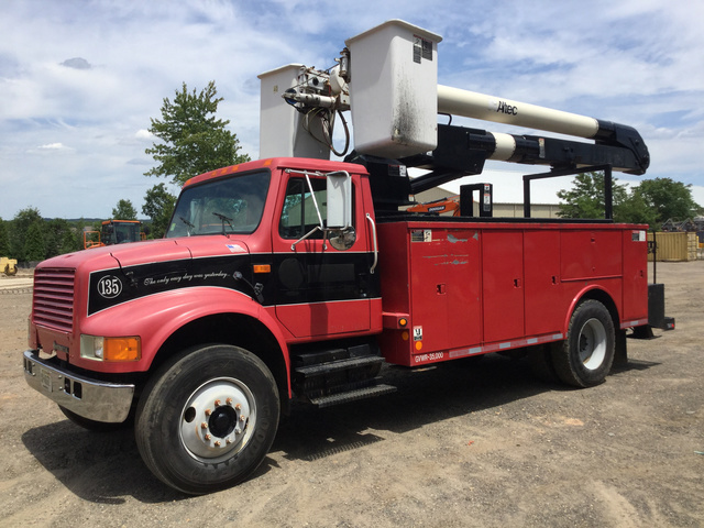 Altec AN543 Bucket on 1990 International 4900 S/A Truck Altec AN543 Bucket on 1990 International 4900 S/A Truck
