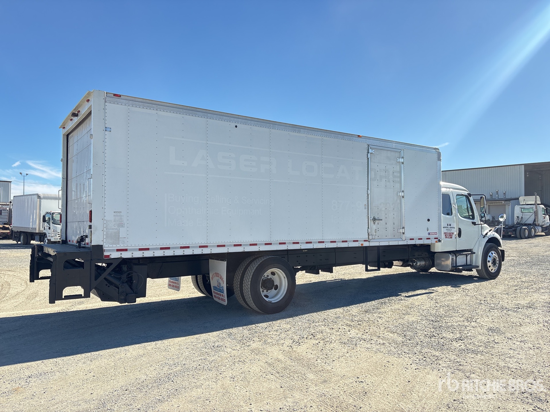 General Appearance with Foto, angolo anteriore sinistro