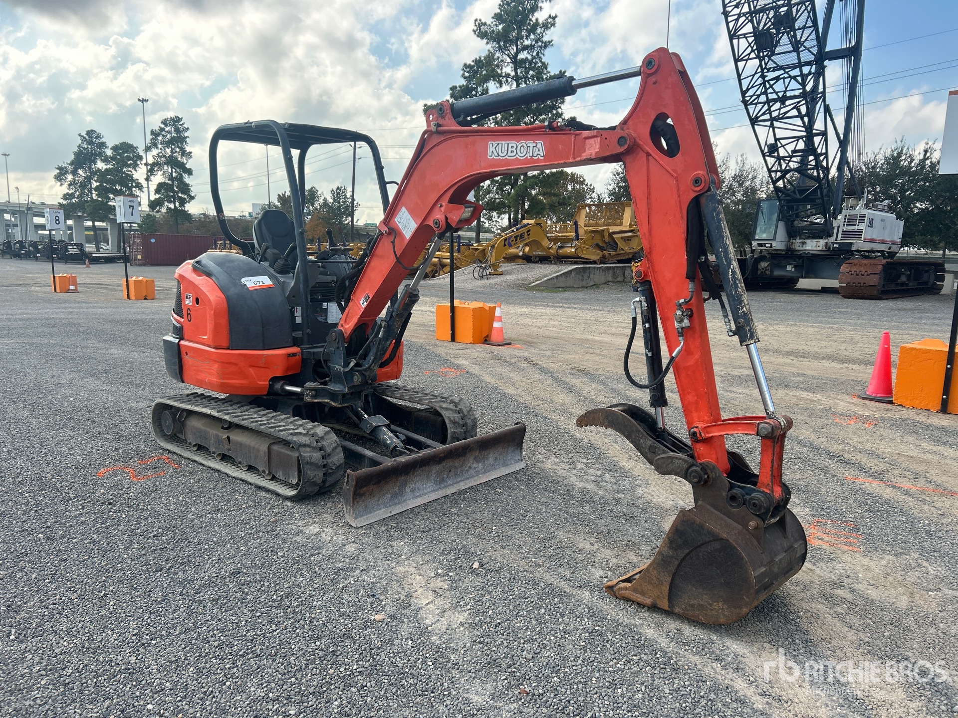 General Appearance with Picture, Right Front Corner