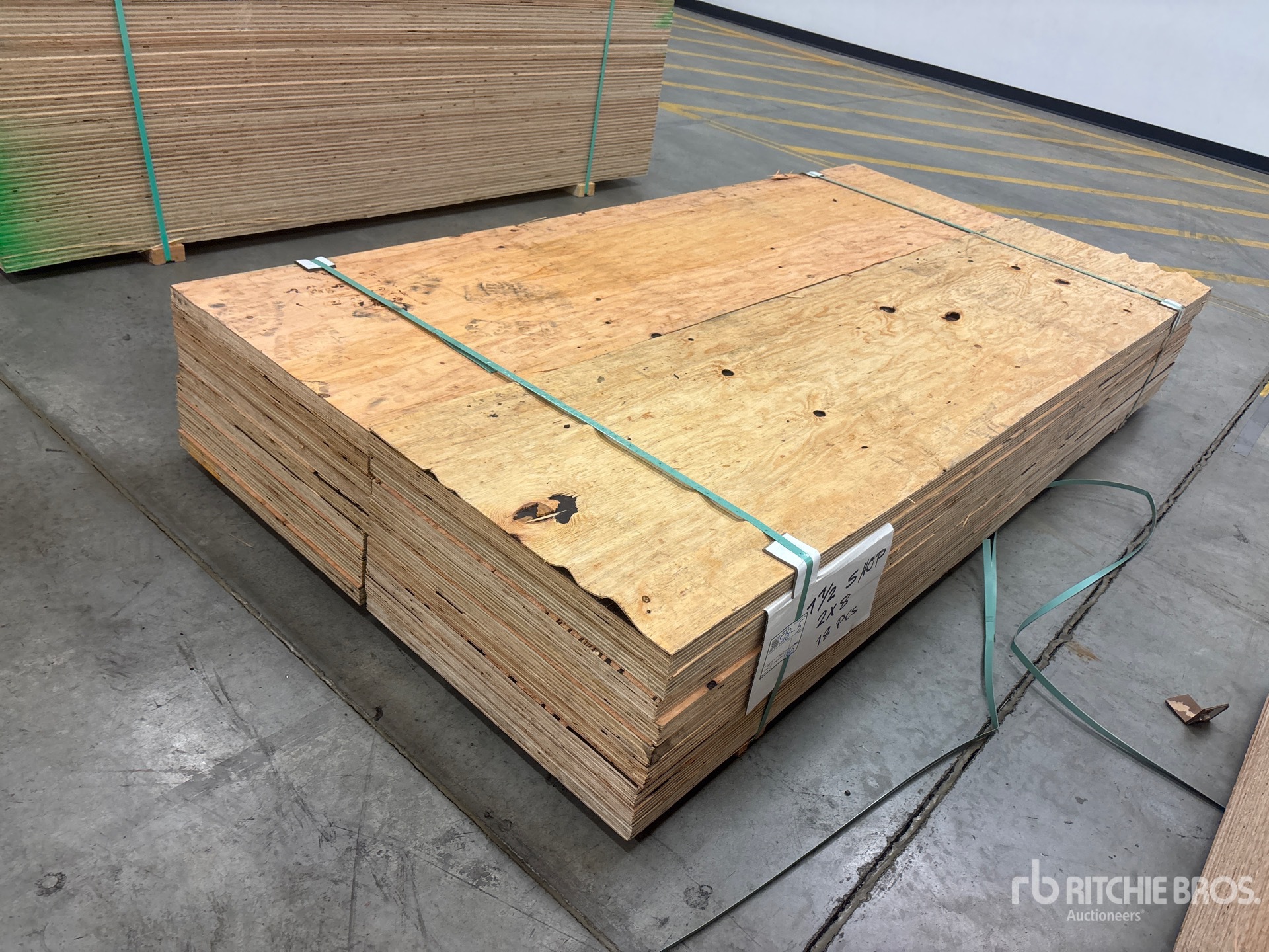 Aspect général with Image, coin avant droit