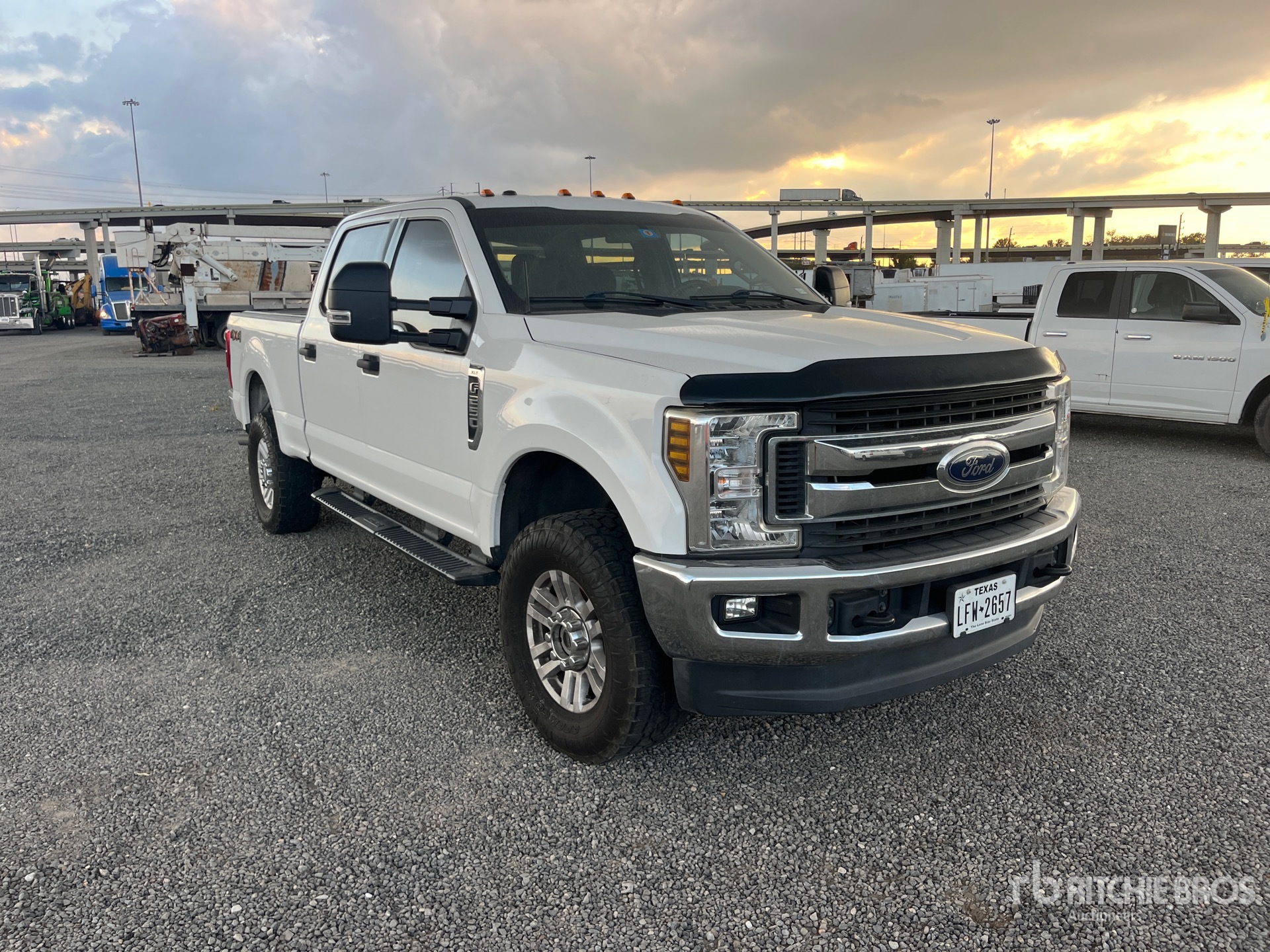 General Appearance with Bild, Ecke vorne rechts