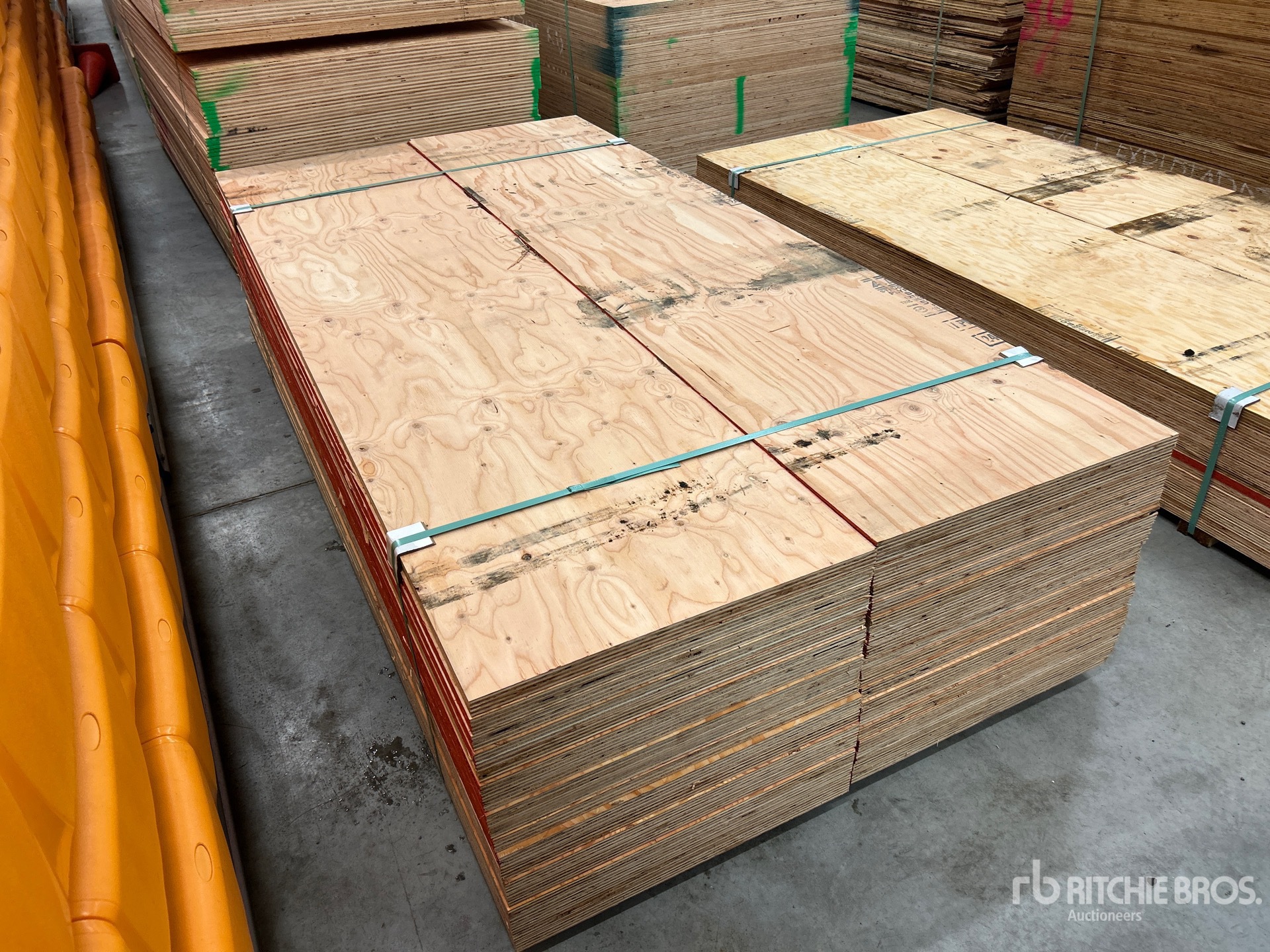 Aspect général with Image, coin arrière droit