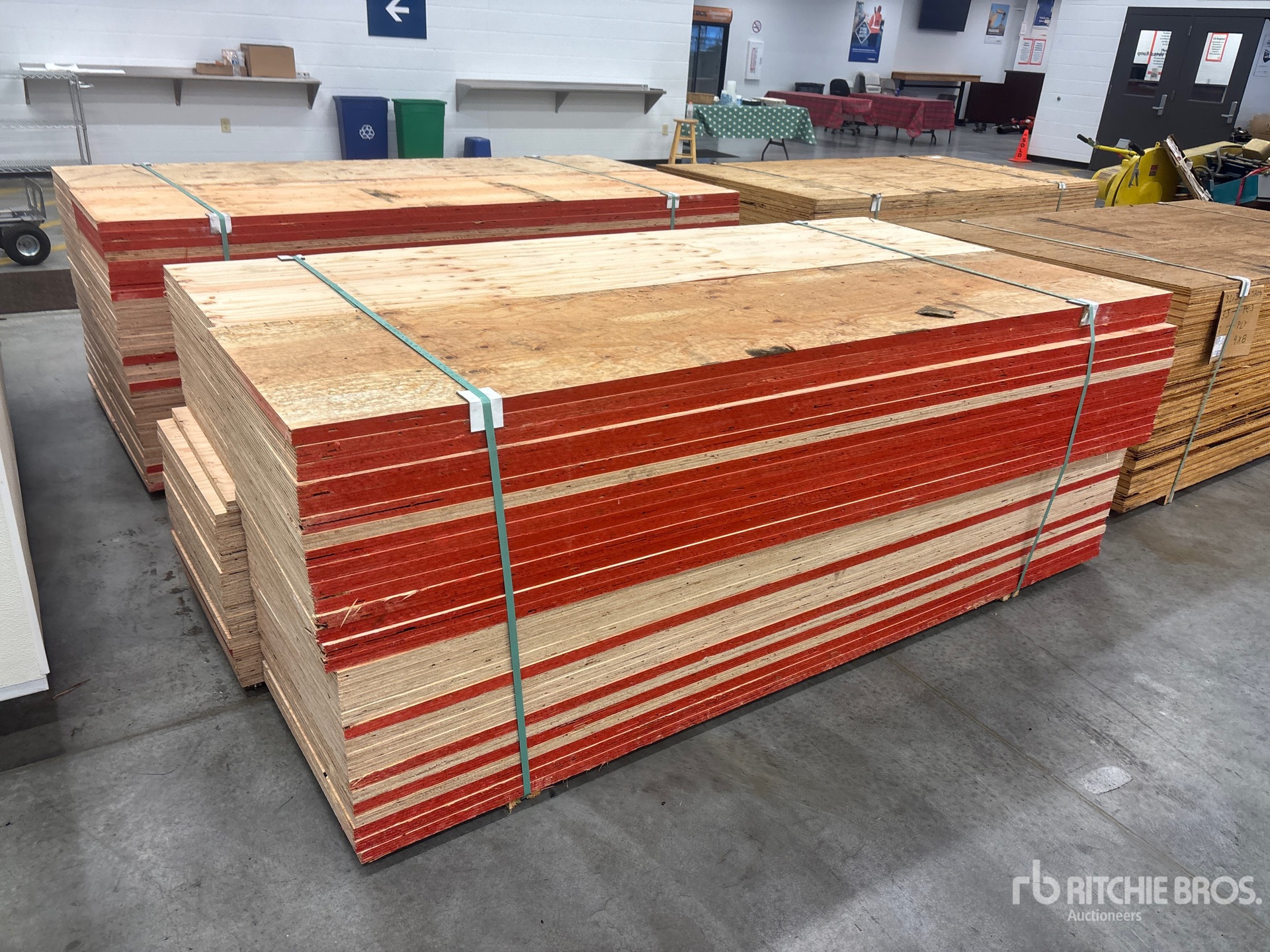 Aspect général with Image, coin arrière droit