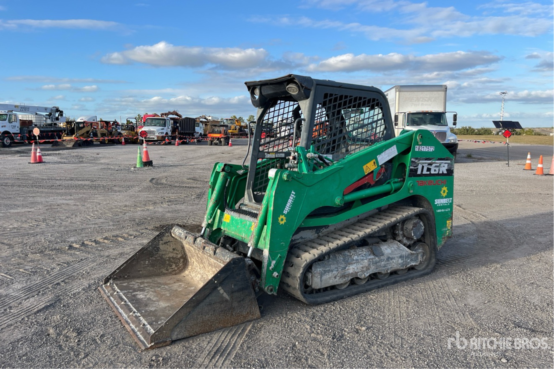 General Appearance with Picture, Left Front Corner