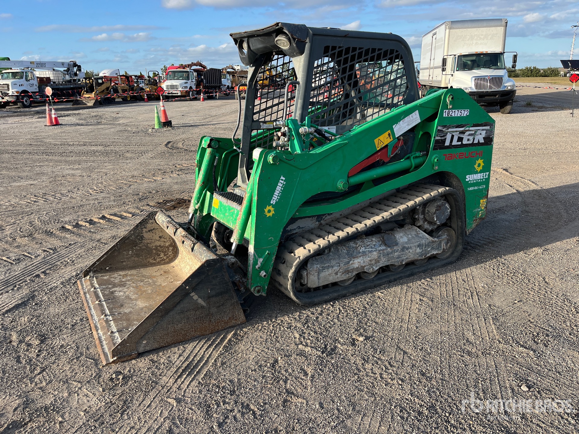 General Appearance with Picture, Left Front Corner