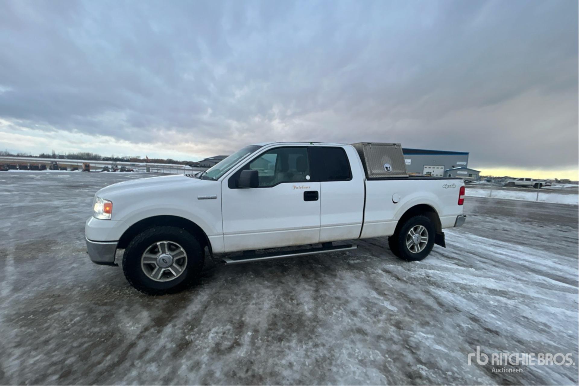 General Appearance with Picture, Left Front Corner