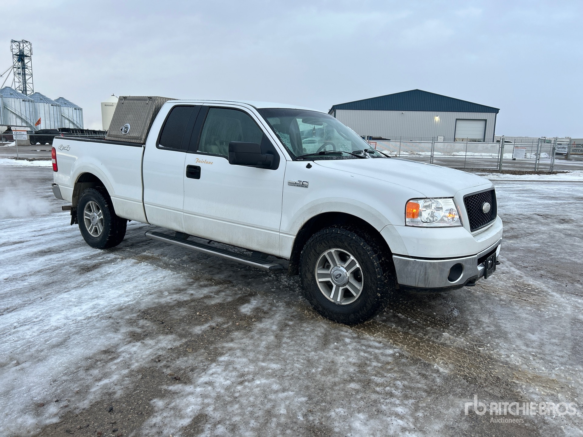 General Appearance with Foto, angolo anteriore destro