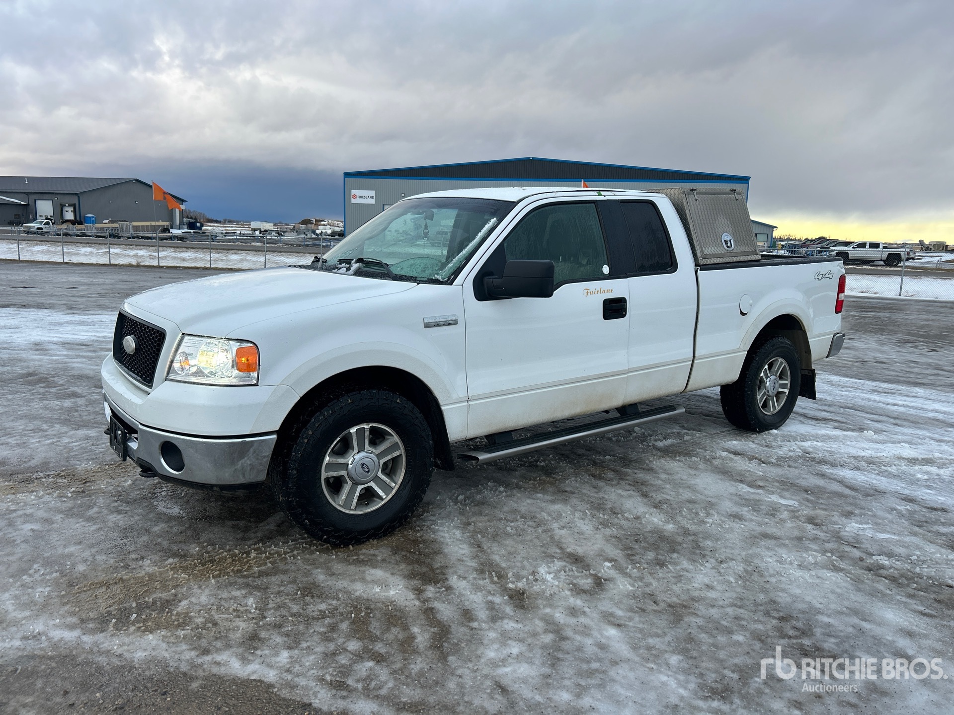 General Appearance with Foto, angolo anteriore sinistro