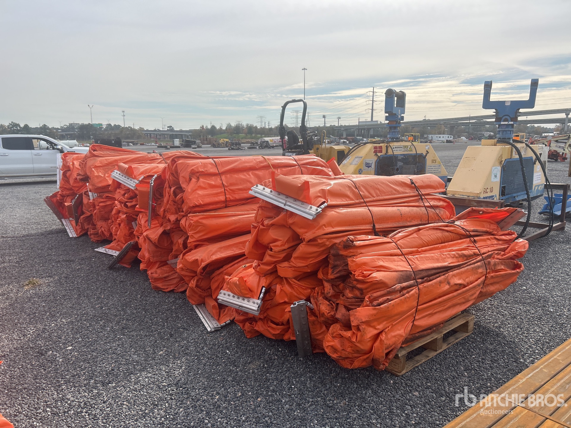 Aspect général with Image, coin arrière droit